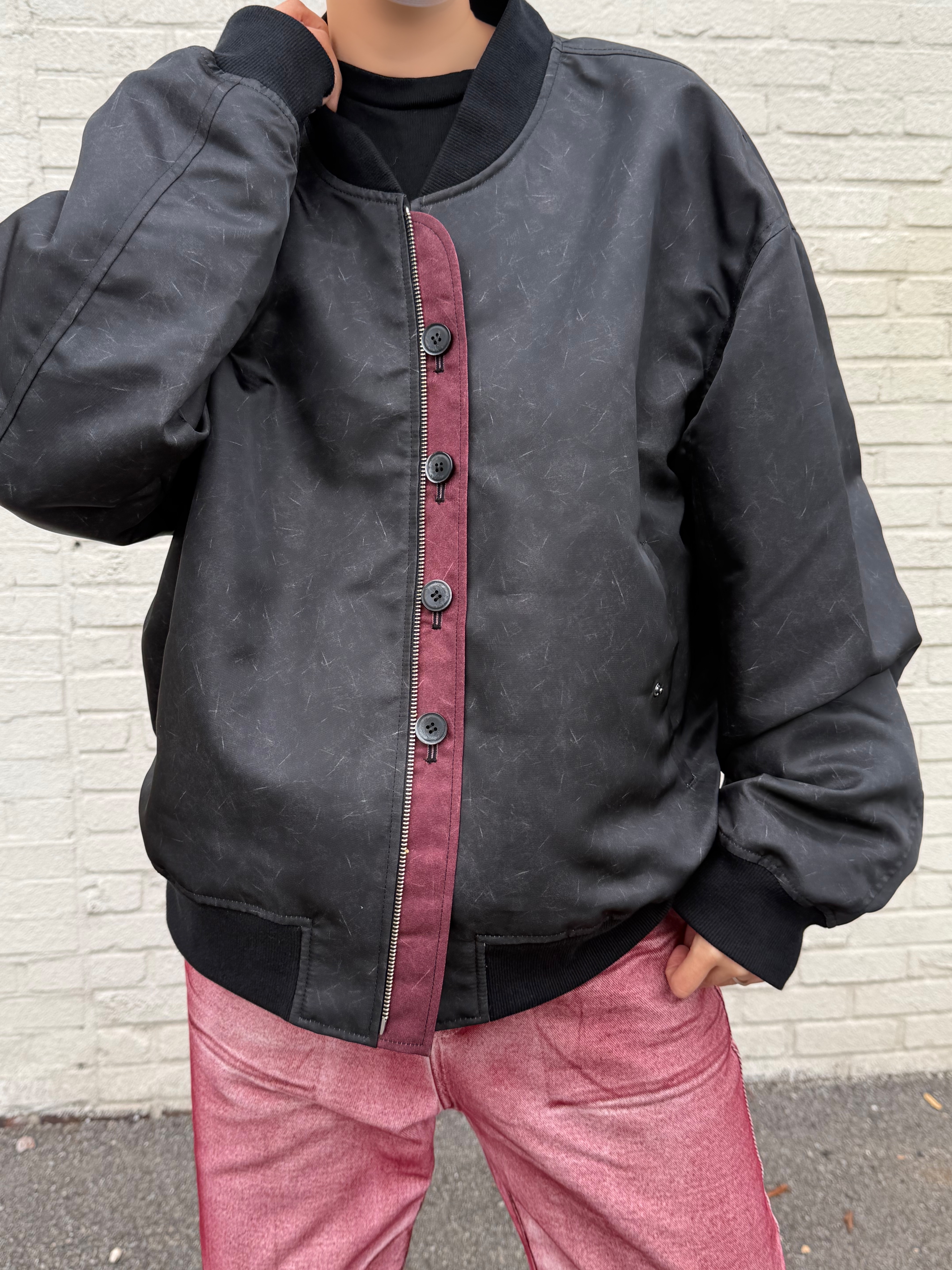 Hono Report 4 Button Bomber Jacket Scratch Black, Hono Report Leaf Bracelet 착용 스타일 - 3