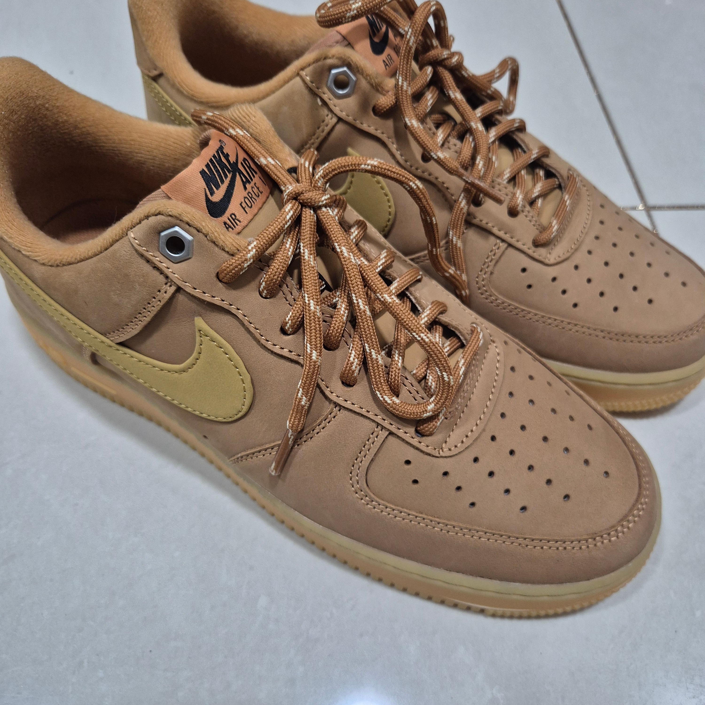 Nike Air Force 1 '07 WB Flax 착용 스타일