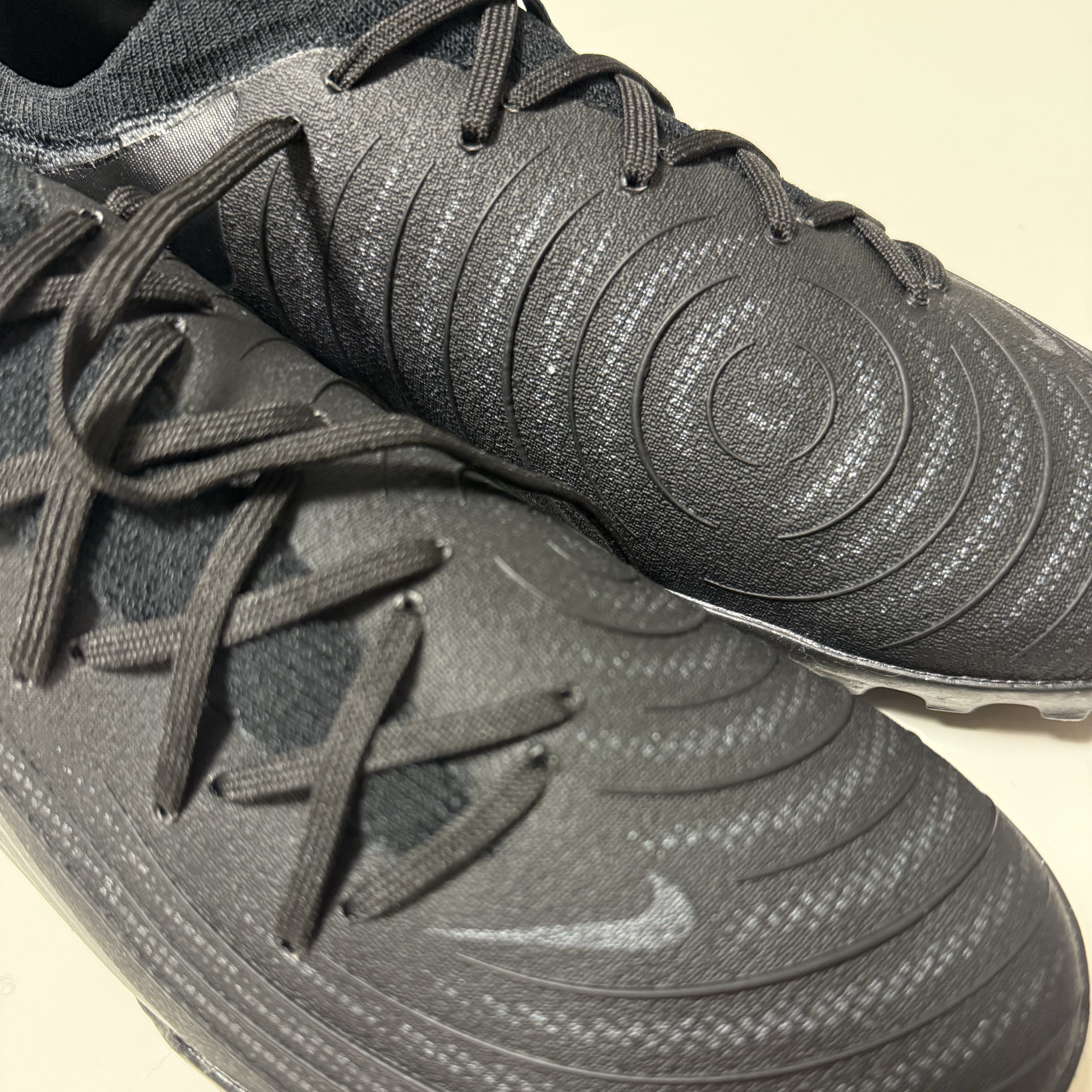 Nike Phantom GX 2 Pro TF Black Deep Jungle 착용 스타일
