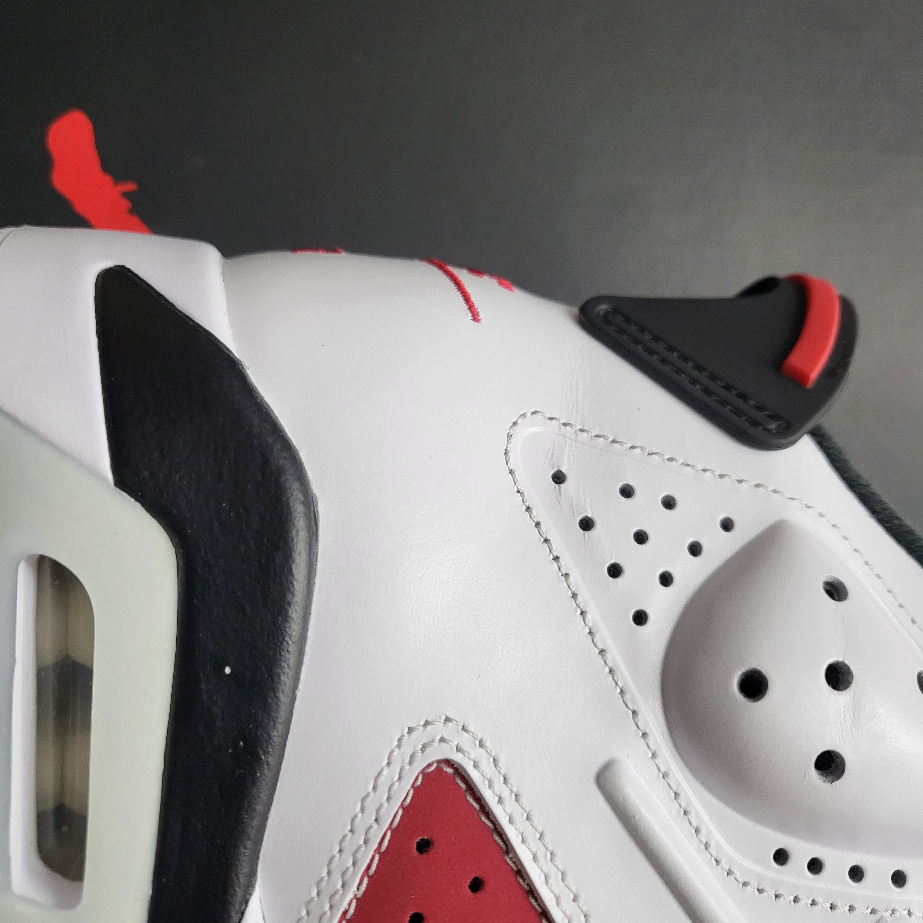 Jordan 6 Retro Carmine 2021 착용 스타일 - 3