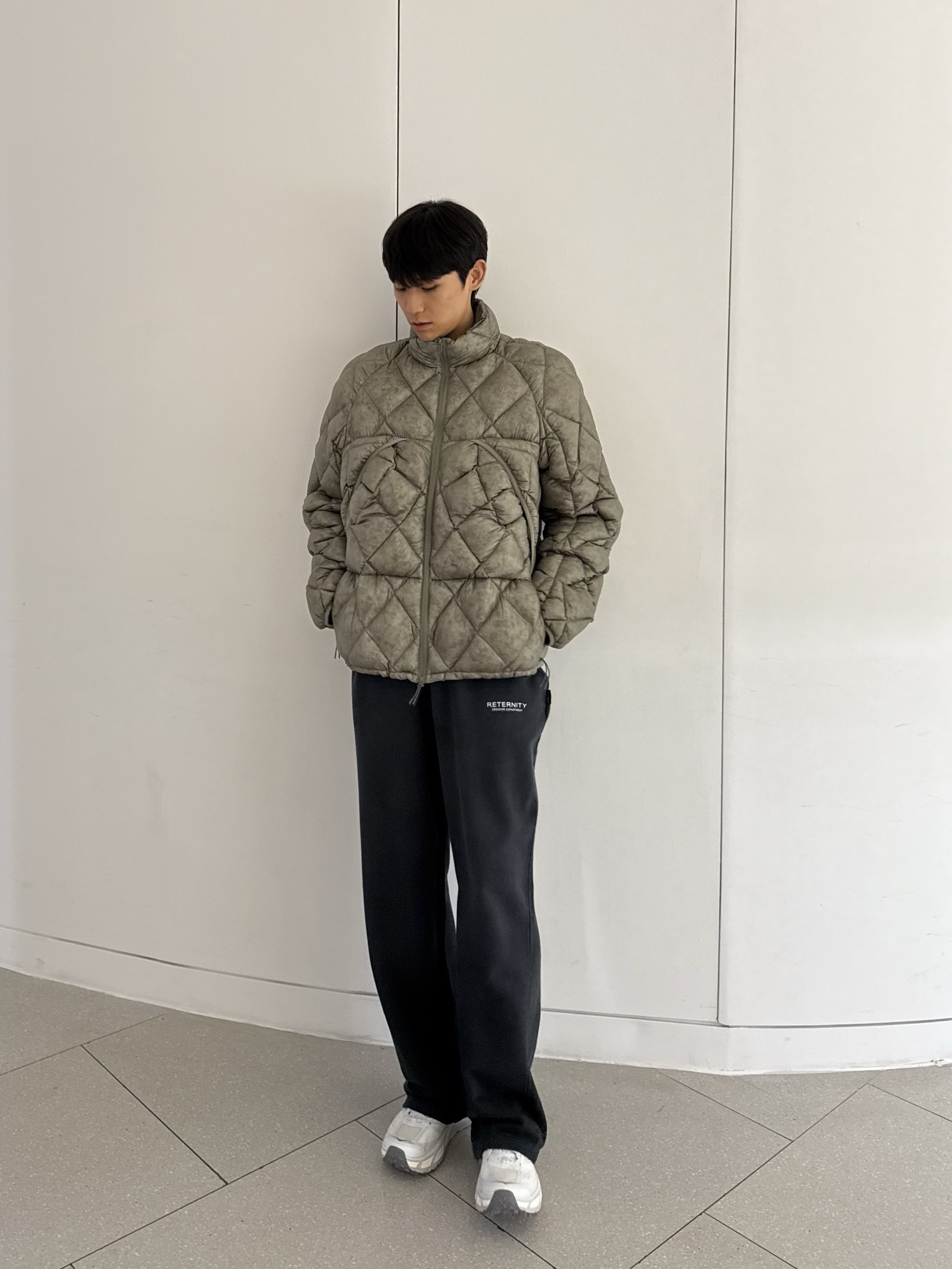 Reternity Creative Dept Sweatpants Faded Black - 25SS 착용 스타일 - 3