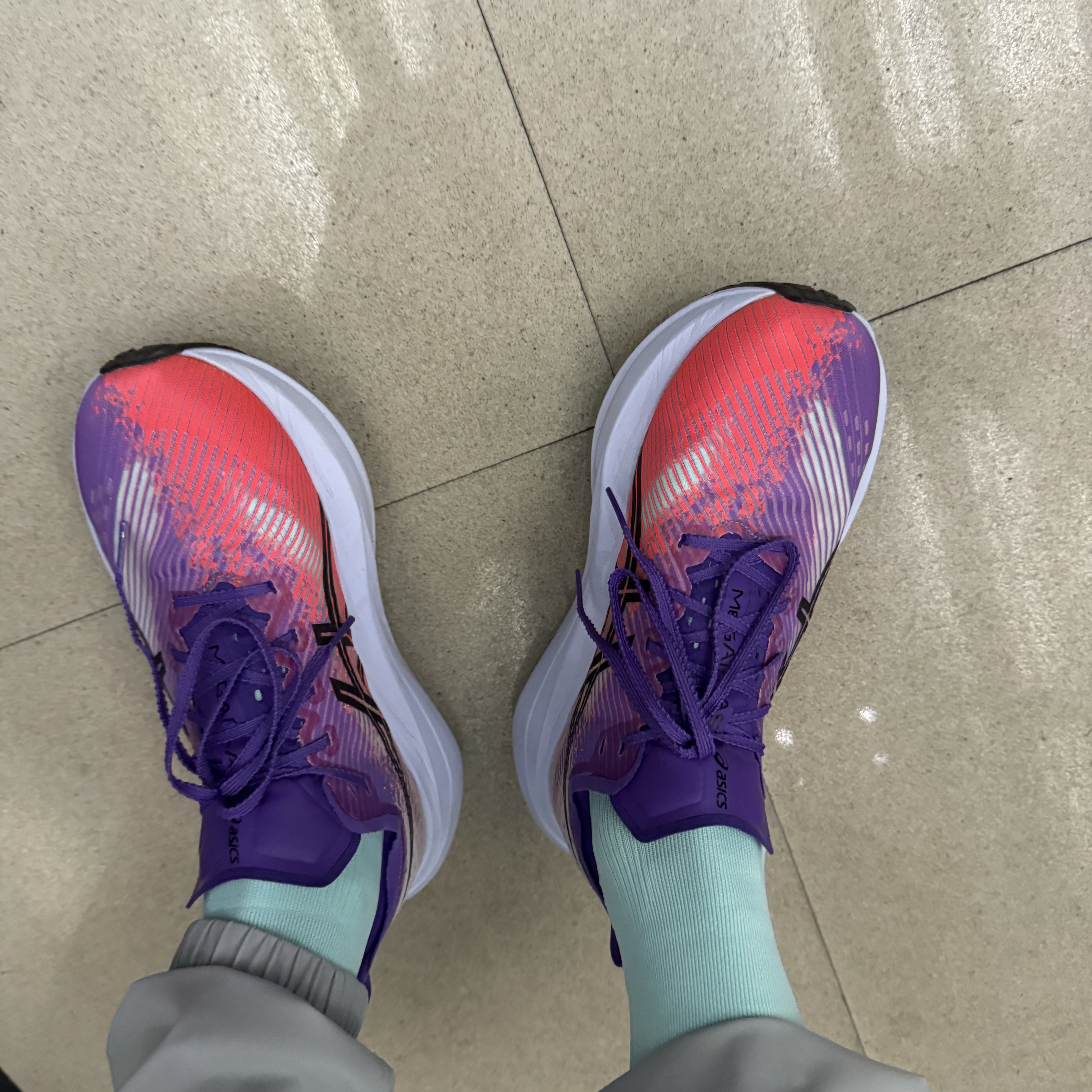 Asics Megablast Edo Purple Black 착용 스타일