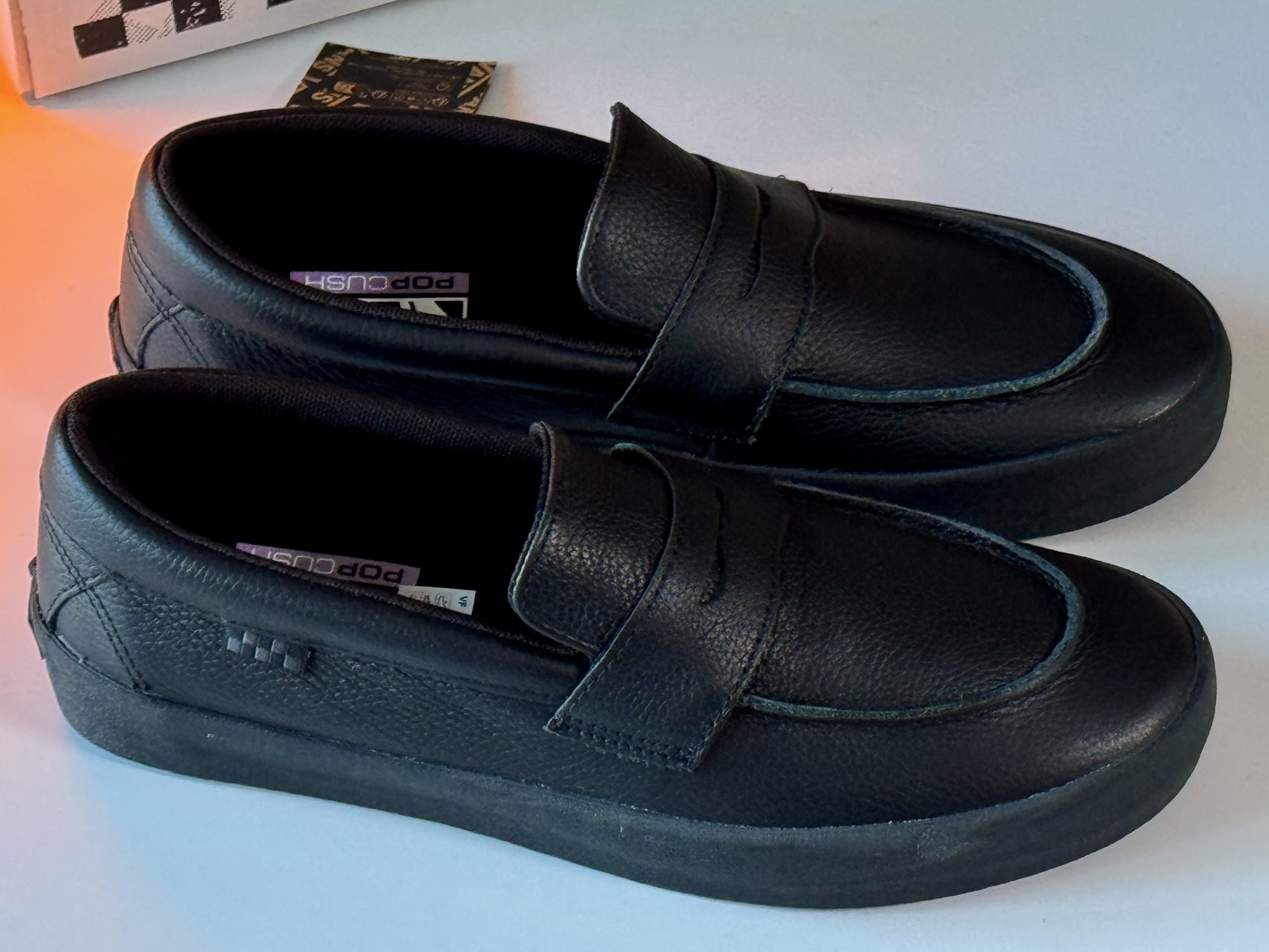 Vans Skate Loafer Black, Vans Skate Loafer Suede Black 착용 스타일 - 3