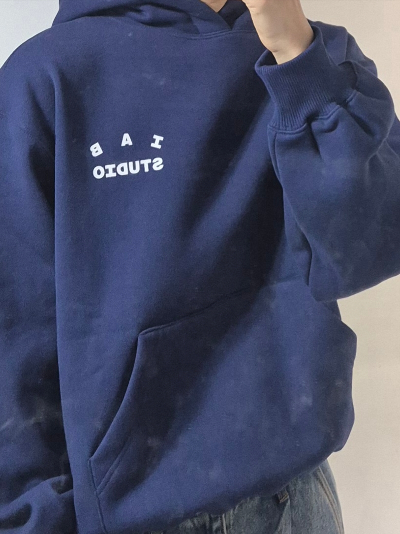 IAB Studio IAB Original Hoodie Navy 착용 스타일 - 3