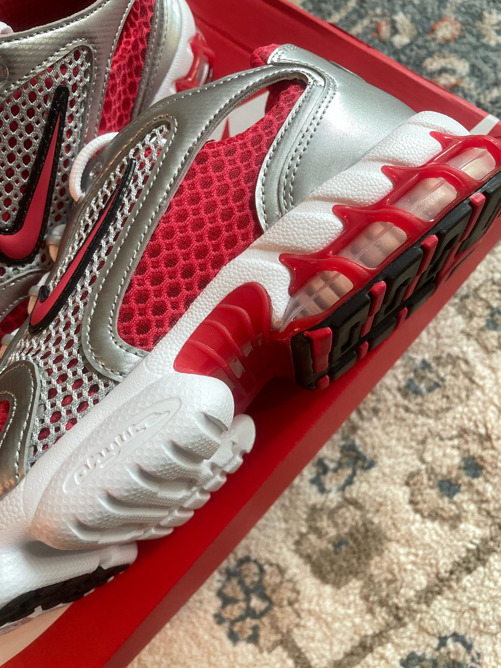 Nike Air Zoom Spiridon Cage 2 Varsity Red 착용 스타일 - 5