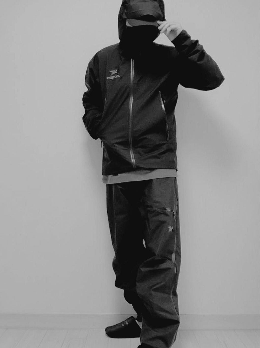 Arc'teryx Beta Jacket Black, Arc'teryx Beta Pants Black 착용 스타일 - 3