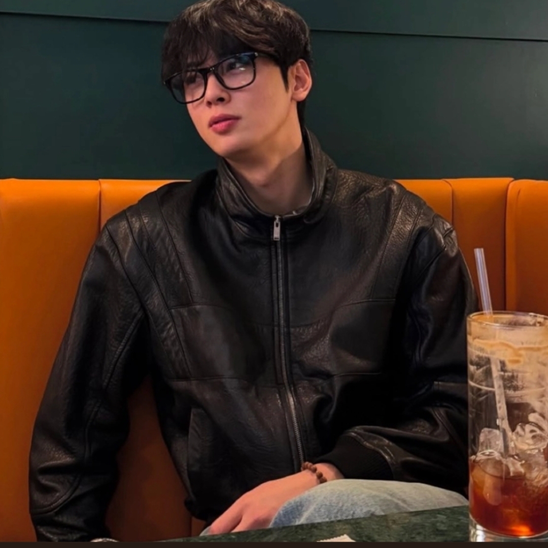 Saint Laurent Grained Lambskin Blouson Noir 착용 스타일 - 3