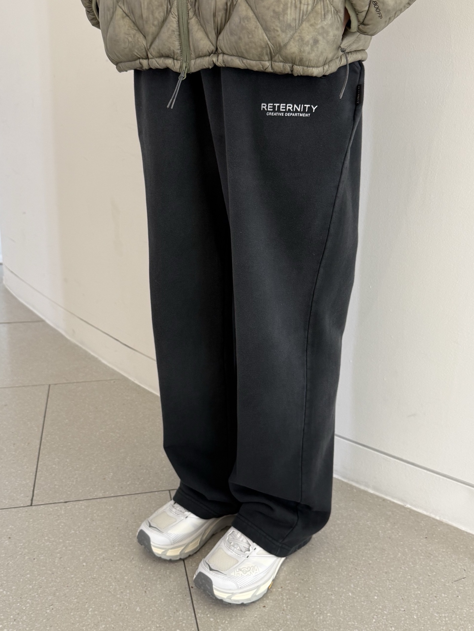 Reternity Creative Dept Sweatpants Faded Black - 25SS 착용 스타일 - 1