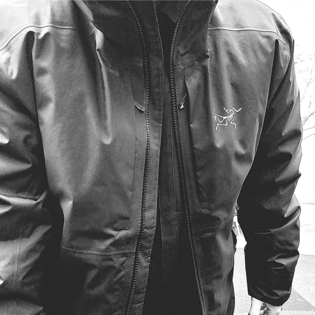 Arc'teryx Cronin Cotton Overshirt Black, Arc'teryx Ralle Parka Black 착용 스타일 - 4
