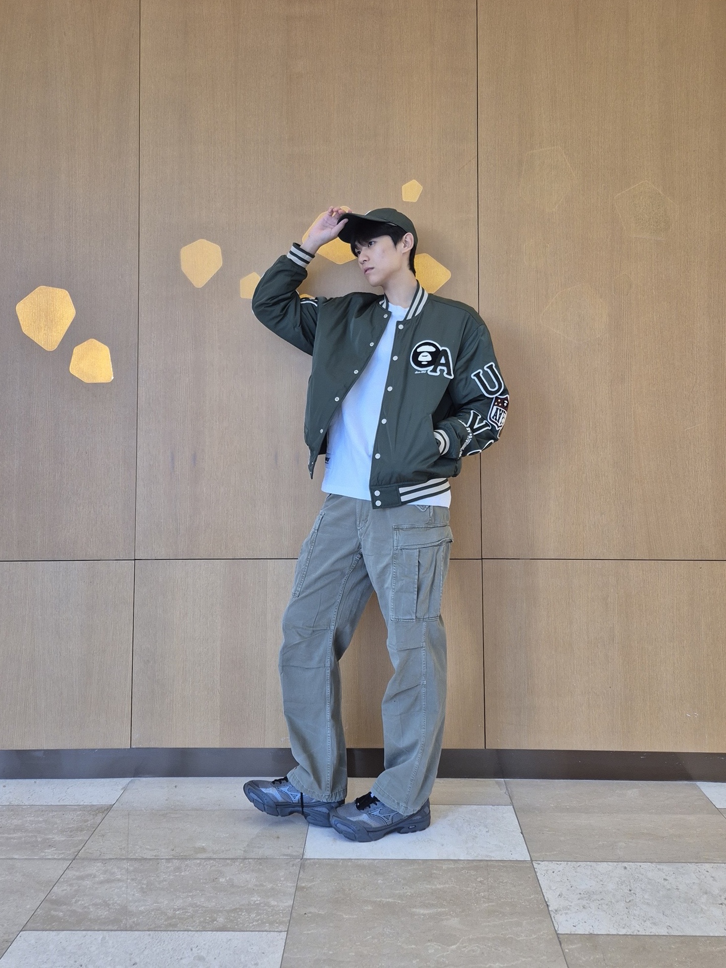 [10% 적립] [KREAM Limited Edition The Trophy Fishing Club] Polo Ralph Lauren Big Cargo Olive - 25FW 착용 스타일 - 5