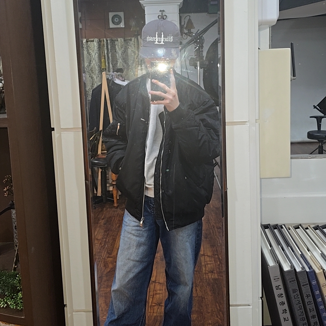 G-DRAGON Ubermensch Cap Charcoal 착용 스타일