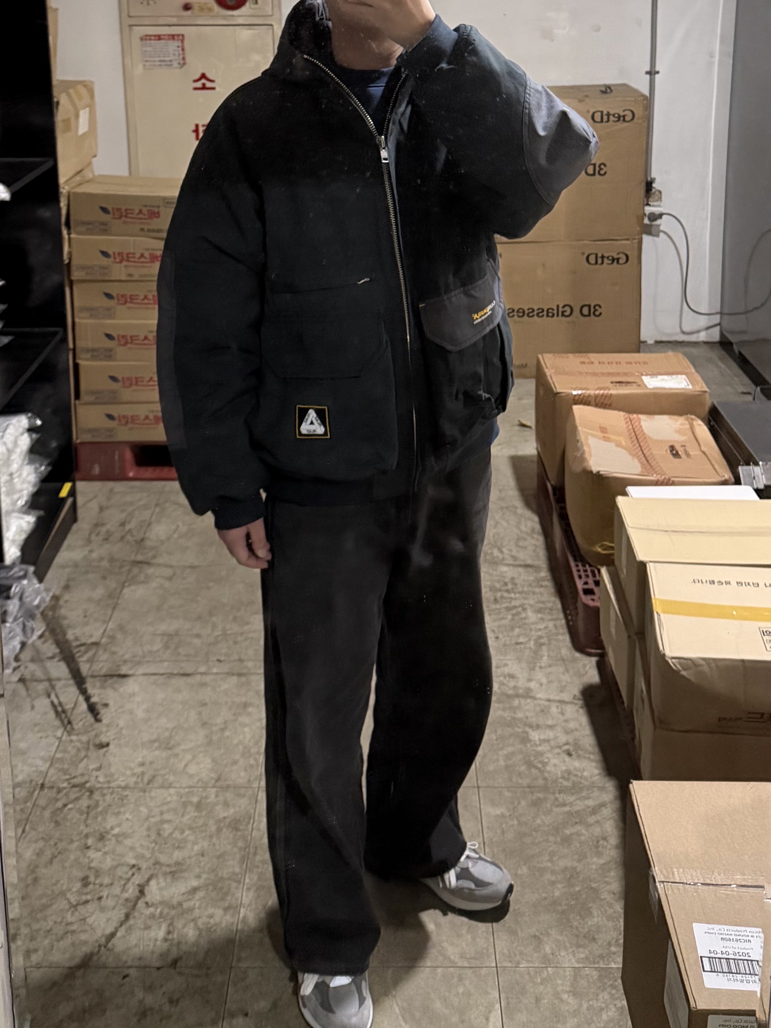 Palace Cordura Duck Canvas Jacket Onyx - 24FW, Ader Error Sig; TRS Tag Sweatshirt 01 Navy 착용 스타일 - 1