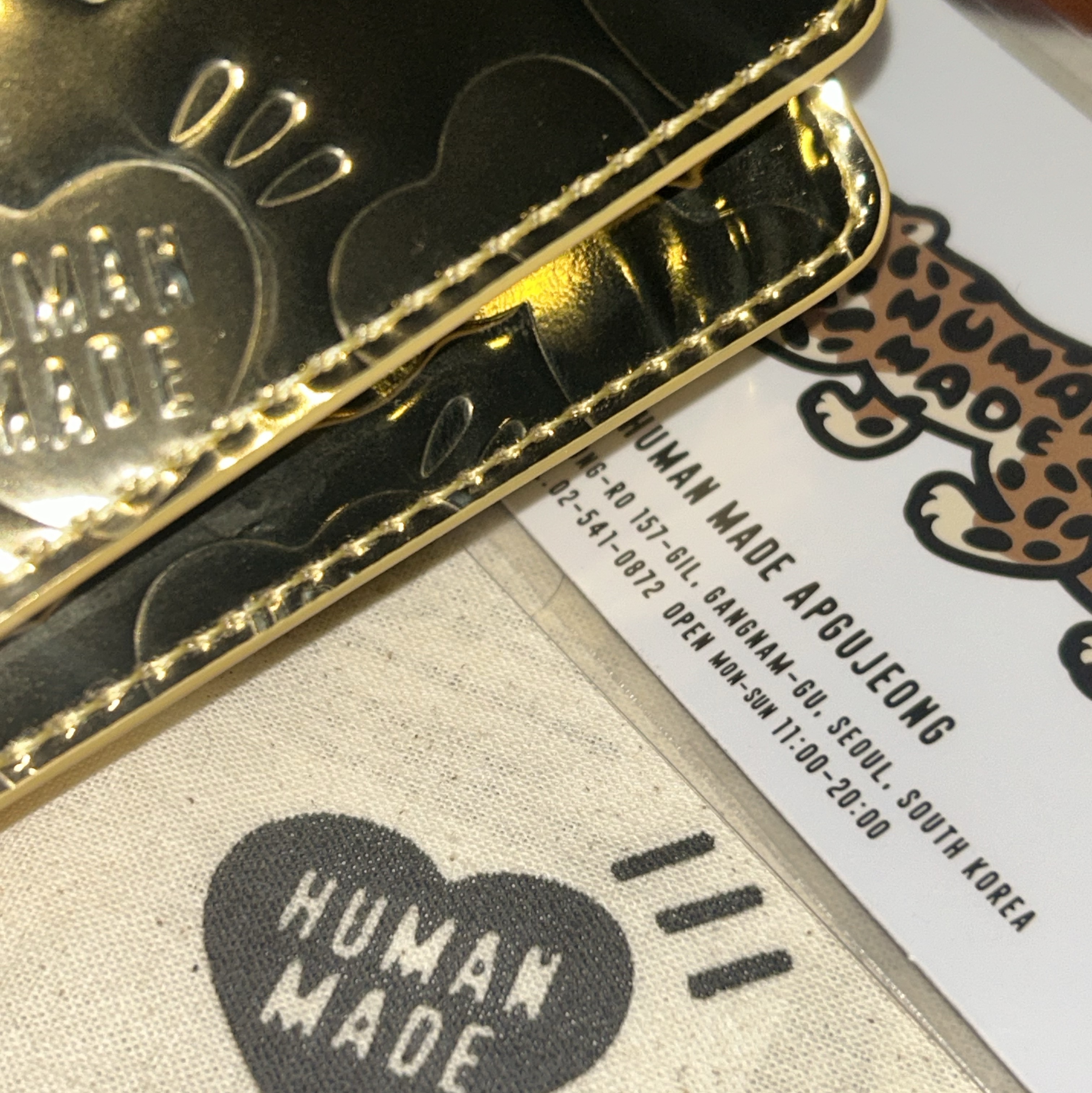 Human Made Leather Card Case Gold 착용 스타일