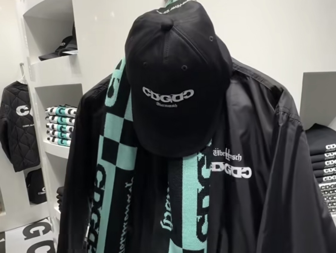 CDG x G-DRAGON Ubermensch CDGDC Classic Cap Black, CDG x G-DRAGON Ubermensch CDGDC Checkered Muffler Mint Black 착용 스타일 - 2