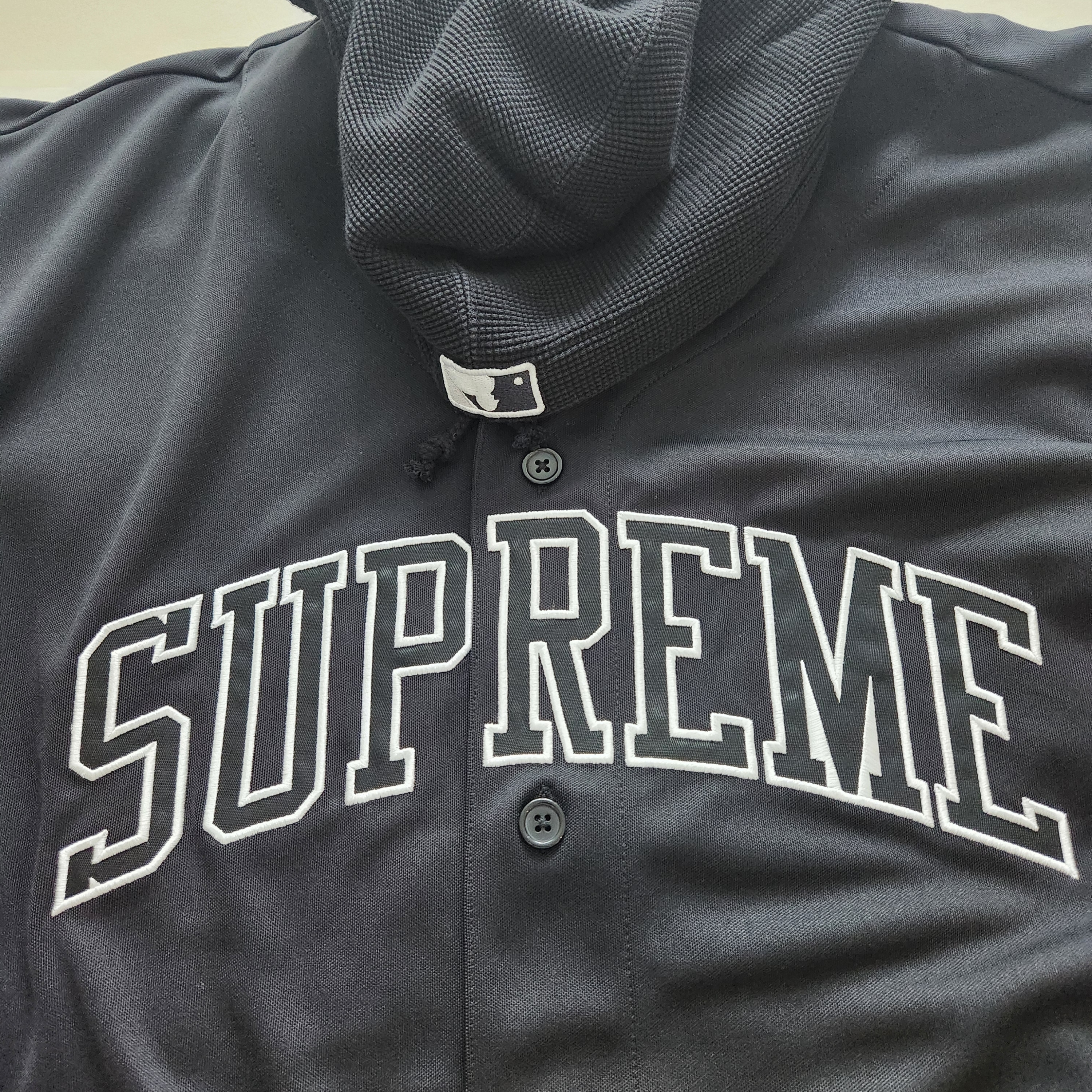 Supreme x Chicago White Sox Hooded Baseball Jersey Black - 25FW 착용 스타일 - 3
