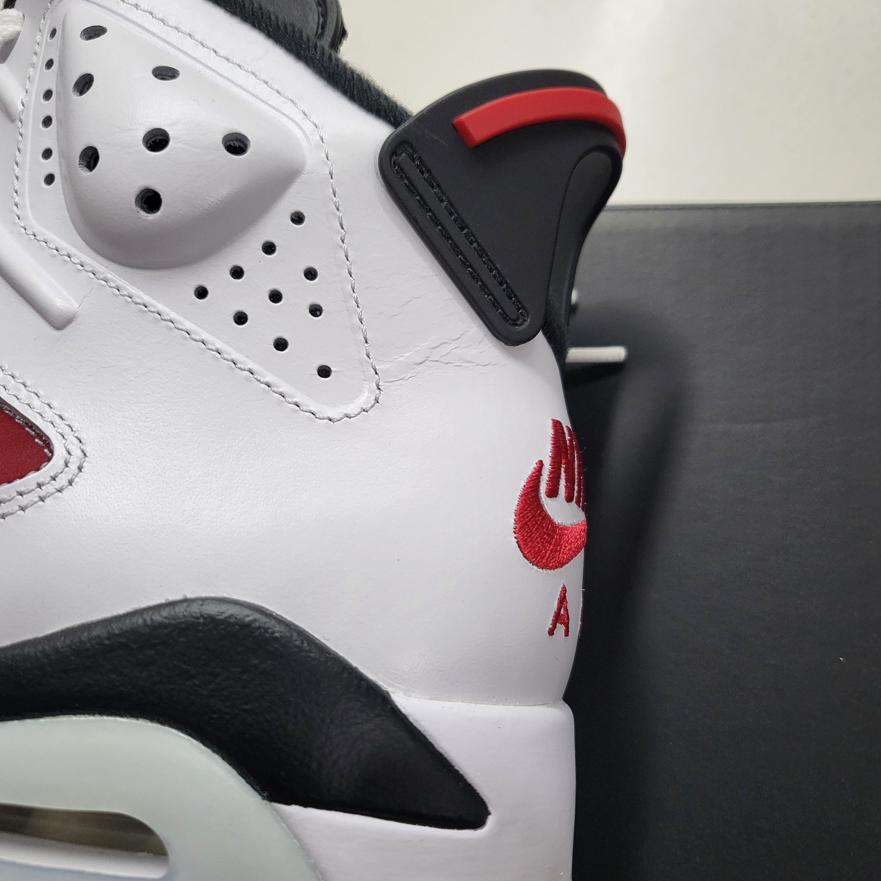 Jordan 6 Retro Carmine 2021 착용 스타일 - 5