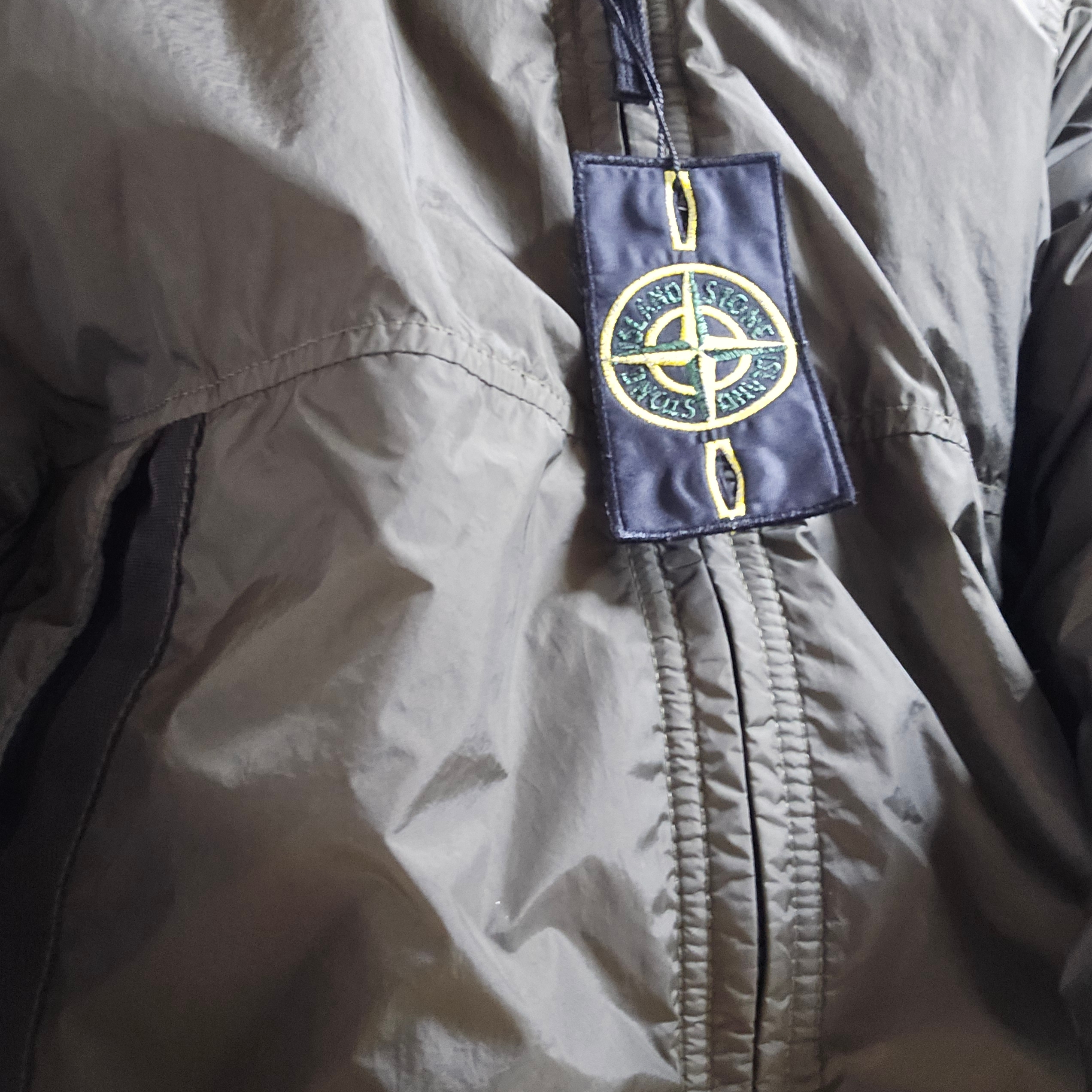 Stone Island 40823 Garment Dyed Crinkle Reps Recycled Nylon with Primaloft TC Jacket Olive Green - 23FW 착용 스타일 - 2