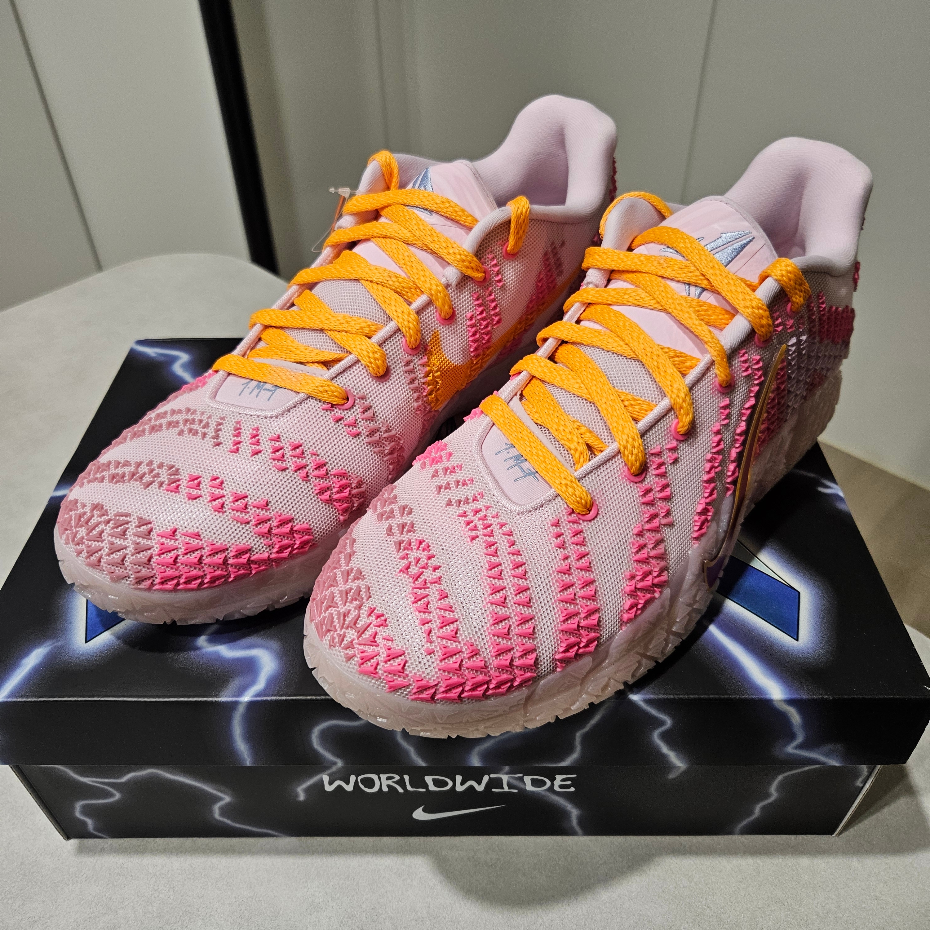 Nike Ja 3 EP Pink Foam Silt Red 착용 스타일 - 2