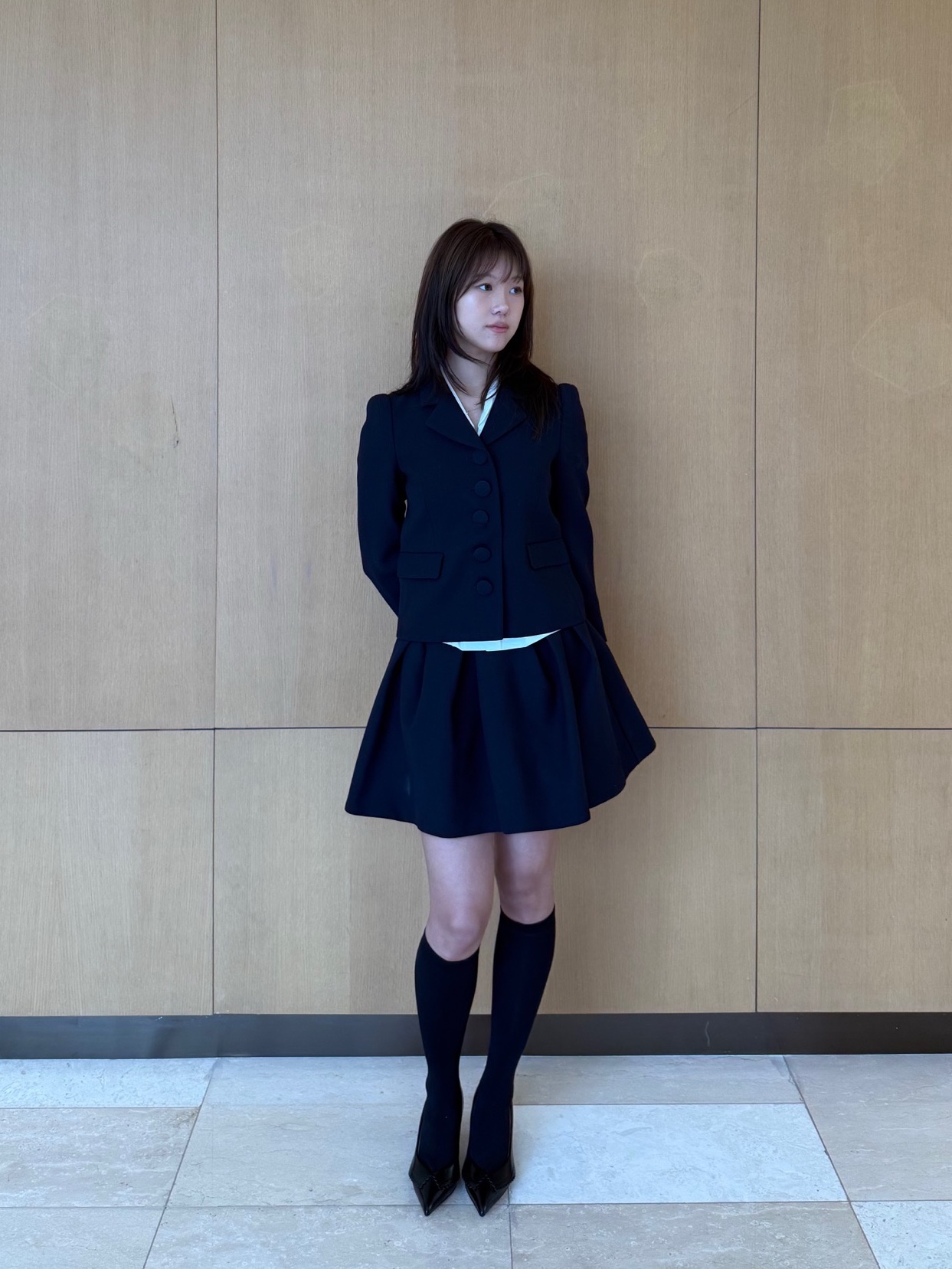 Shushu/Tong Women Tucked Short Skirt Navy Blue - 25FW 착용 스타일 - 1