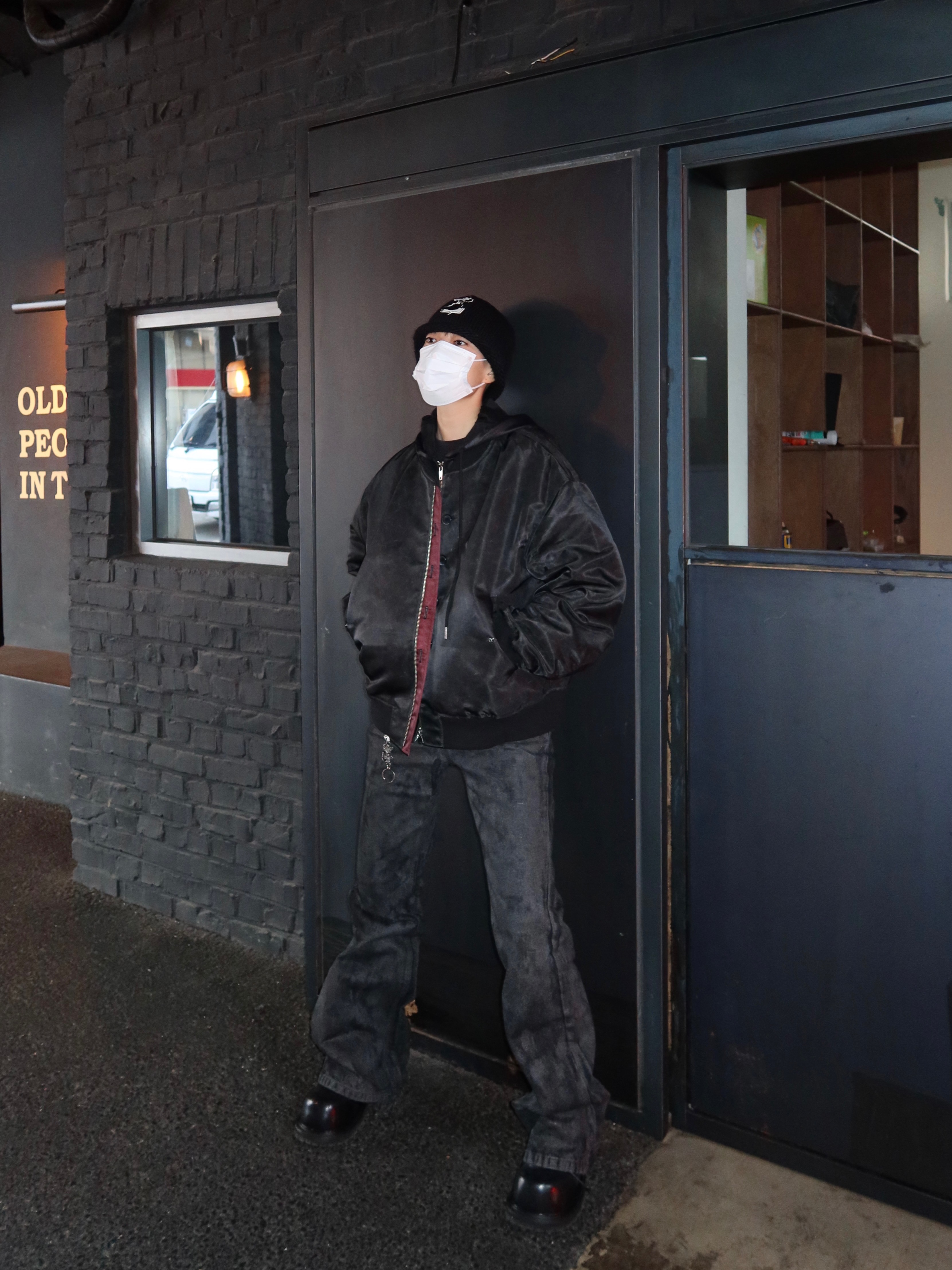 Hono Report 4 Button Bomber Jacket Scratch Black, Hono Report Leaf Bracelet 착용 스타일 - 3