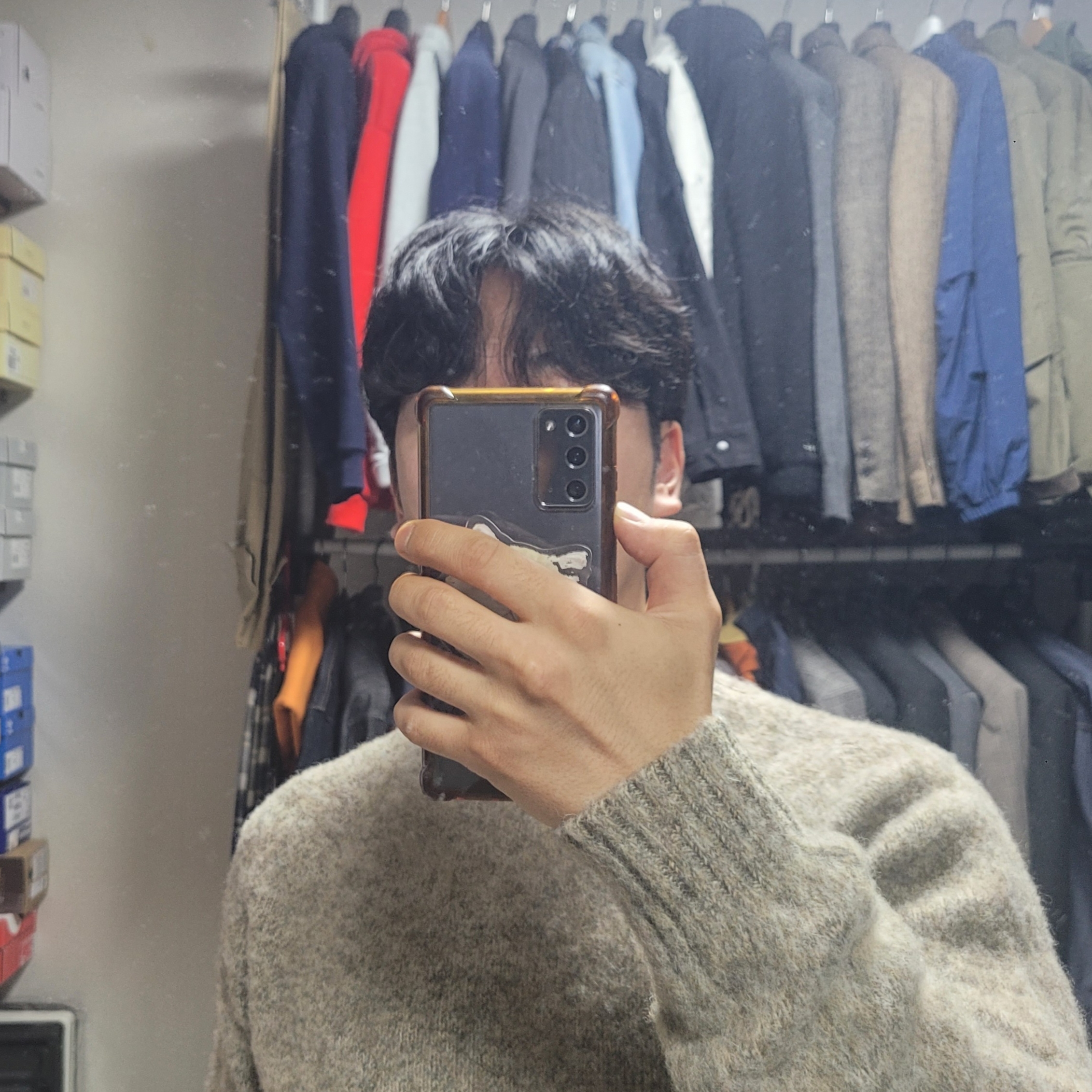 Harley of Scotland Shaggy Dog Crewneck Sweater Mushroom 착용 스타일