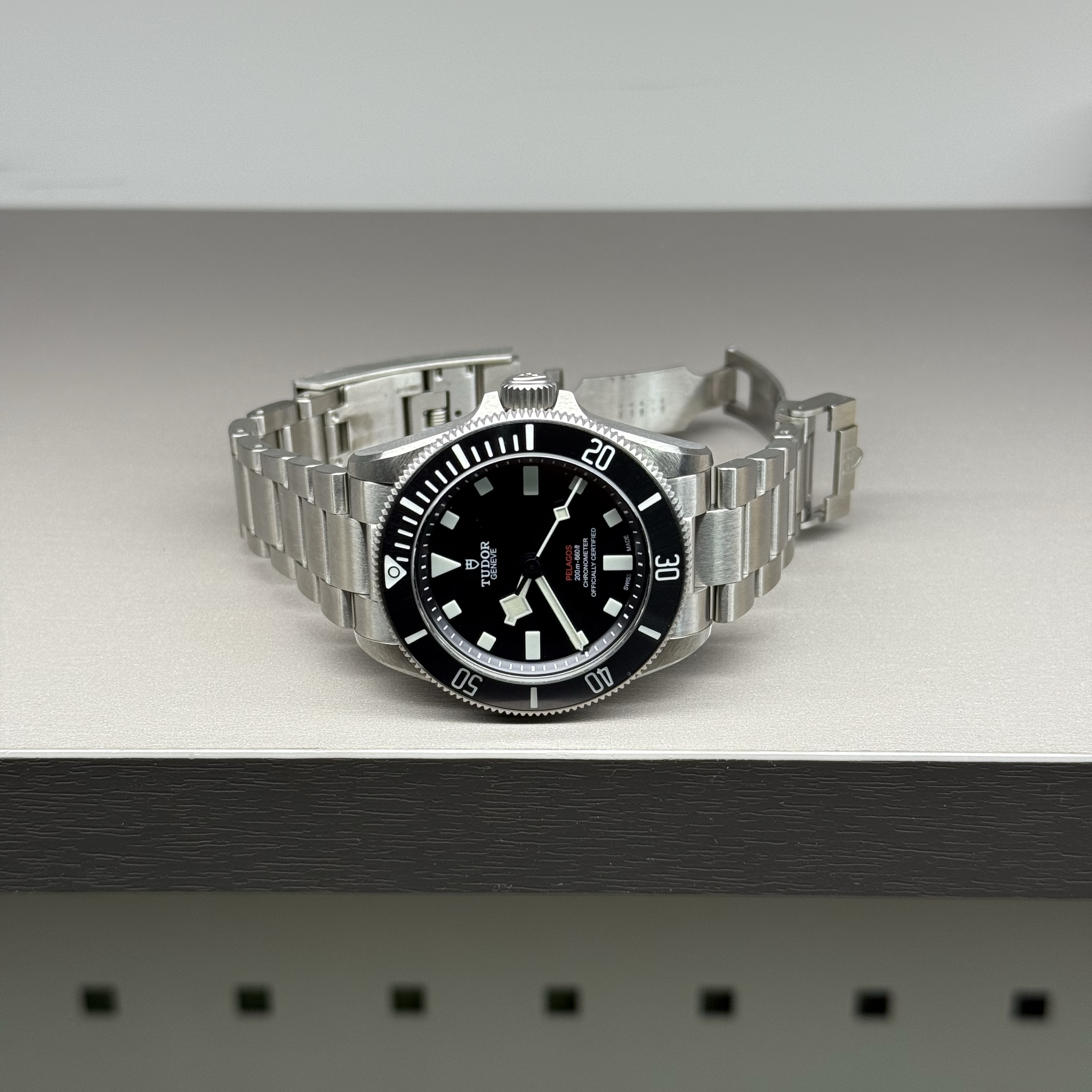 Tudor Pelagos 39 M25407 Titanium Bracelet Black 착용 스타일 - 3