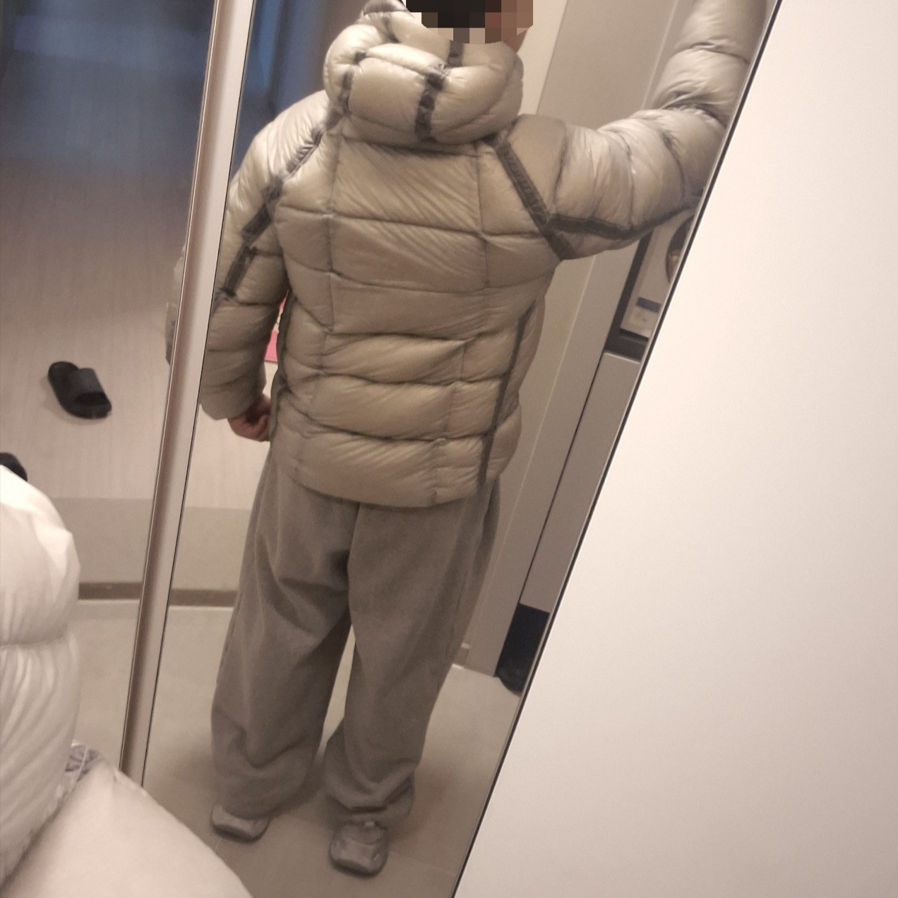 C.P. Company Korea Exclusive D.D. Shell Hooded Down Jacket Lunar Rock - 25FW 착용 스타일 - 9