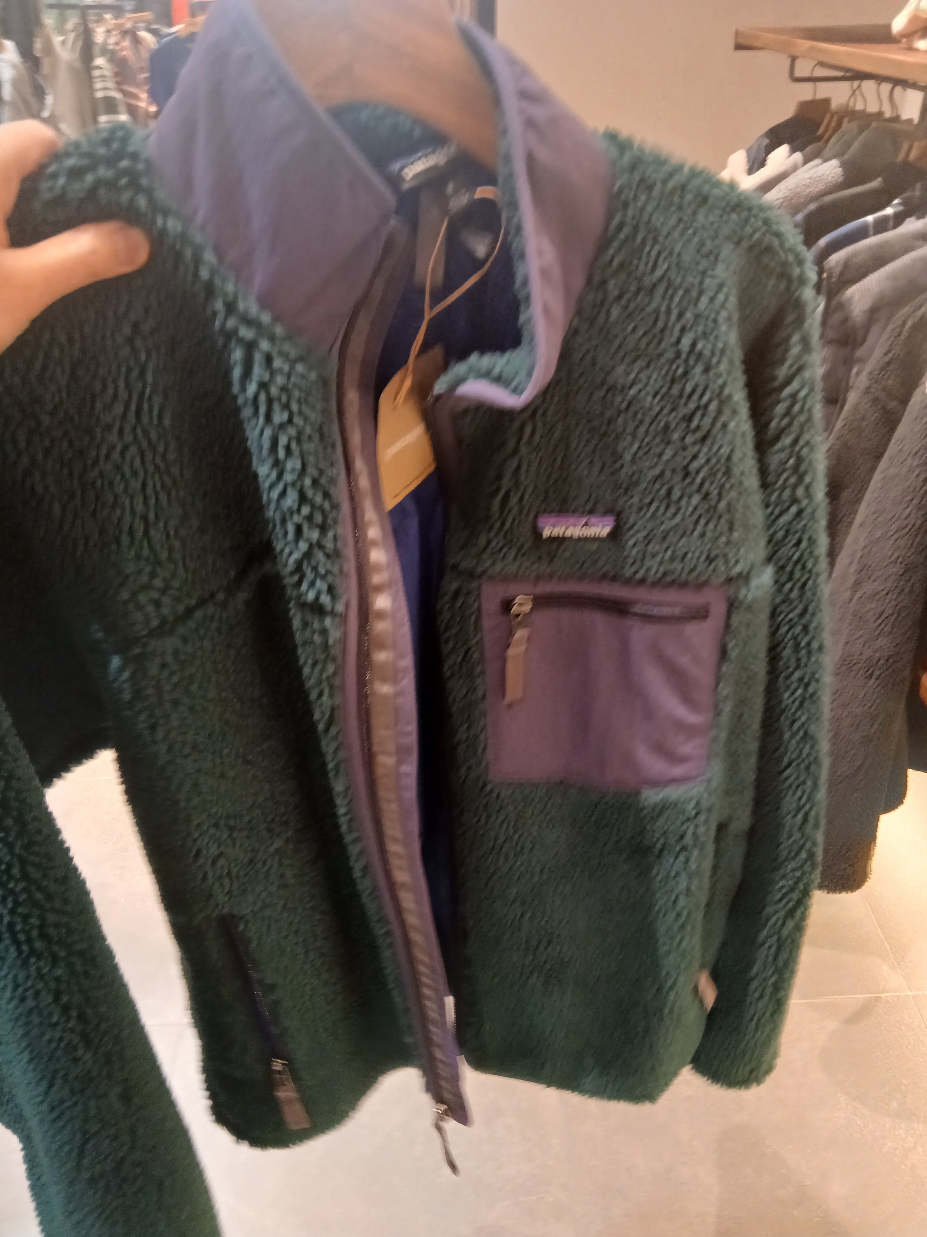Patagonia Synchilla Snap-T Fleece Pullover Oatmeal Heather, Patagonia Classic Retro-X Fleece Jacket Dark Natural 착용 스타일 - 4
