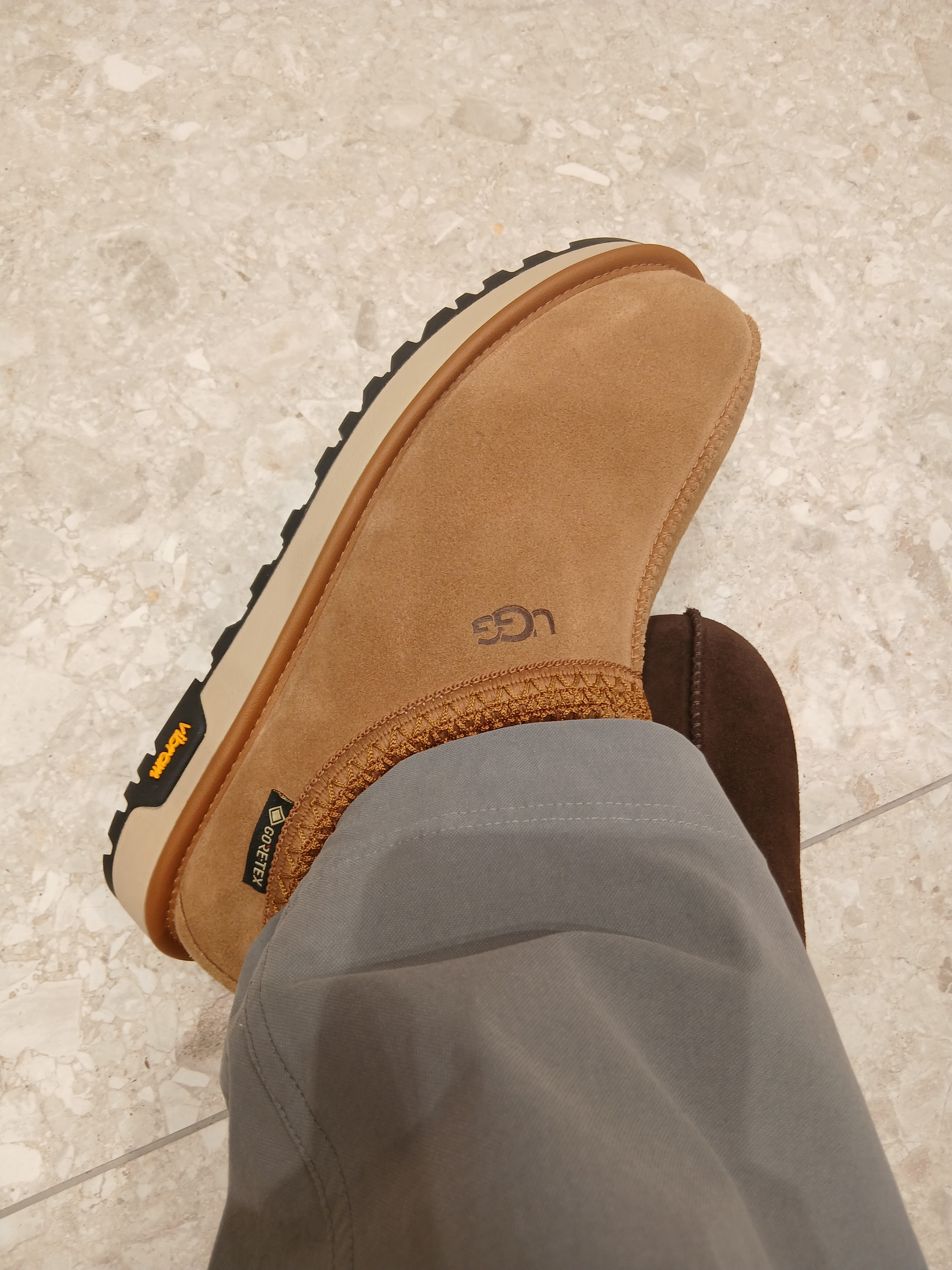 UGG Tasman II Slipper Chestnut, UGG Tasman Slipper Chestnut 착용 스타일 - 3