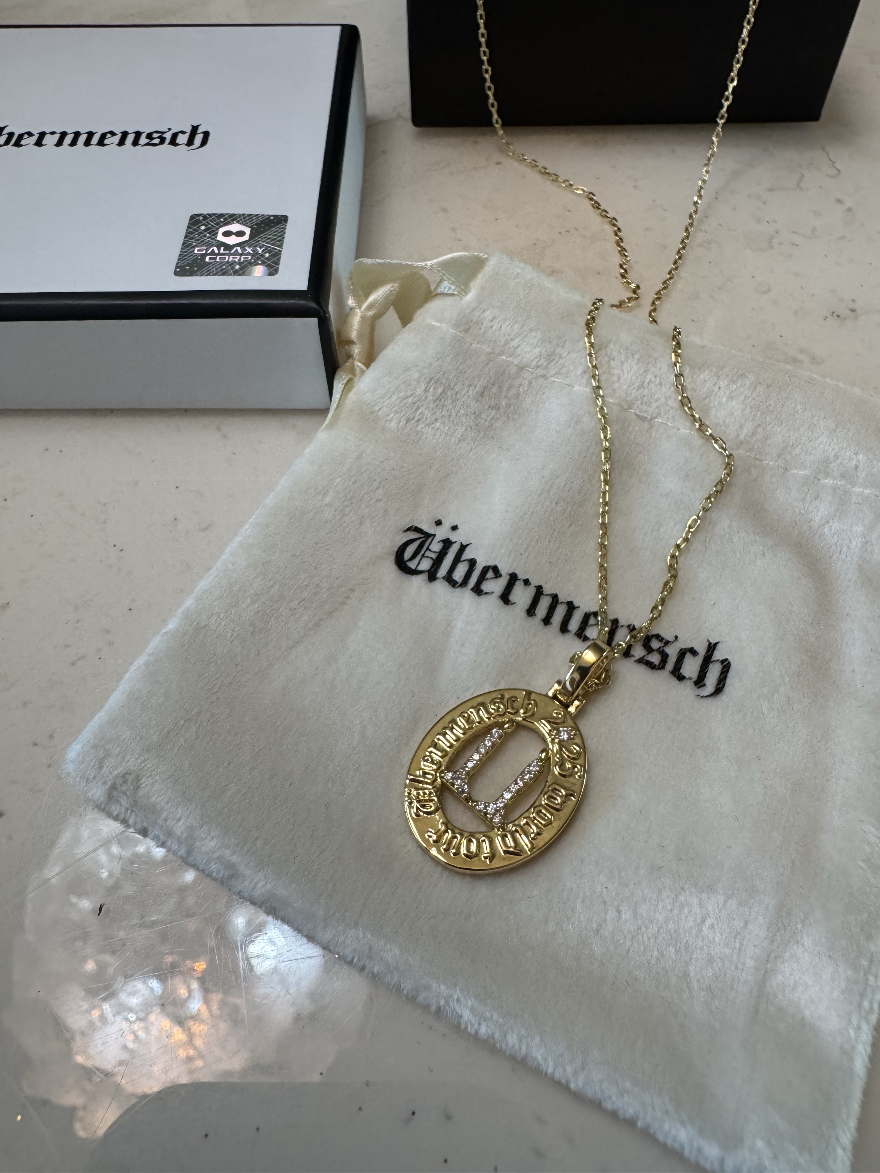 G-DRAGON Ubermensch Necklace Cubic Zirconia Ver Copper 착용 스타일 - 2