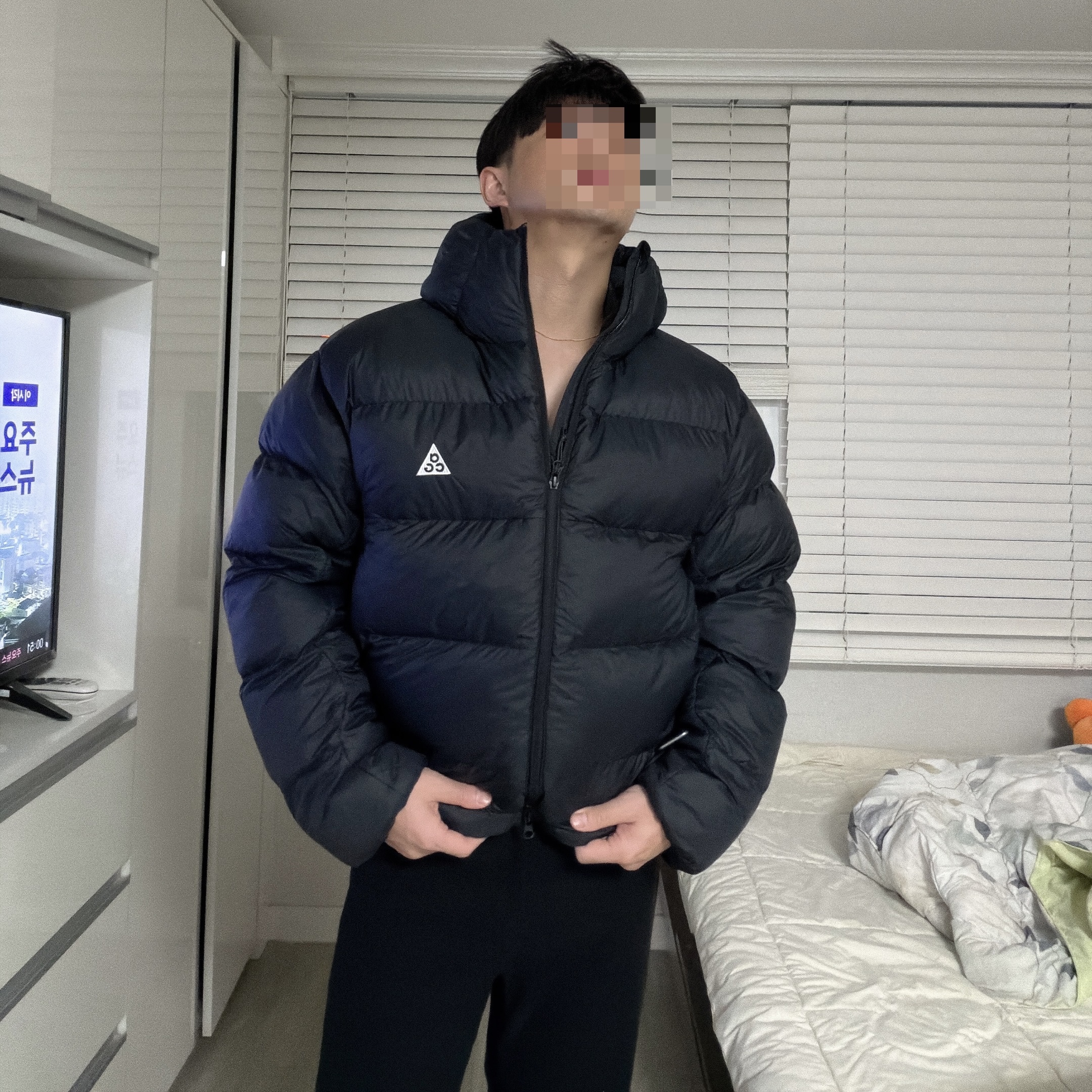 Nike ACG Therma-Fit ADV Lunar Lake Loose Hooded Jacket Black Summit White - Asia, The North Face White Label Project Down Jacket RDS Black - 25FW 착용 스타일 - 1