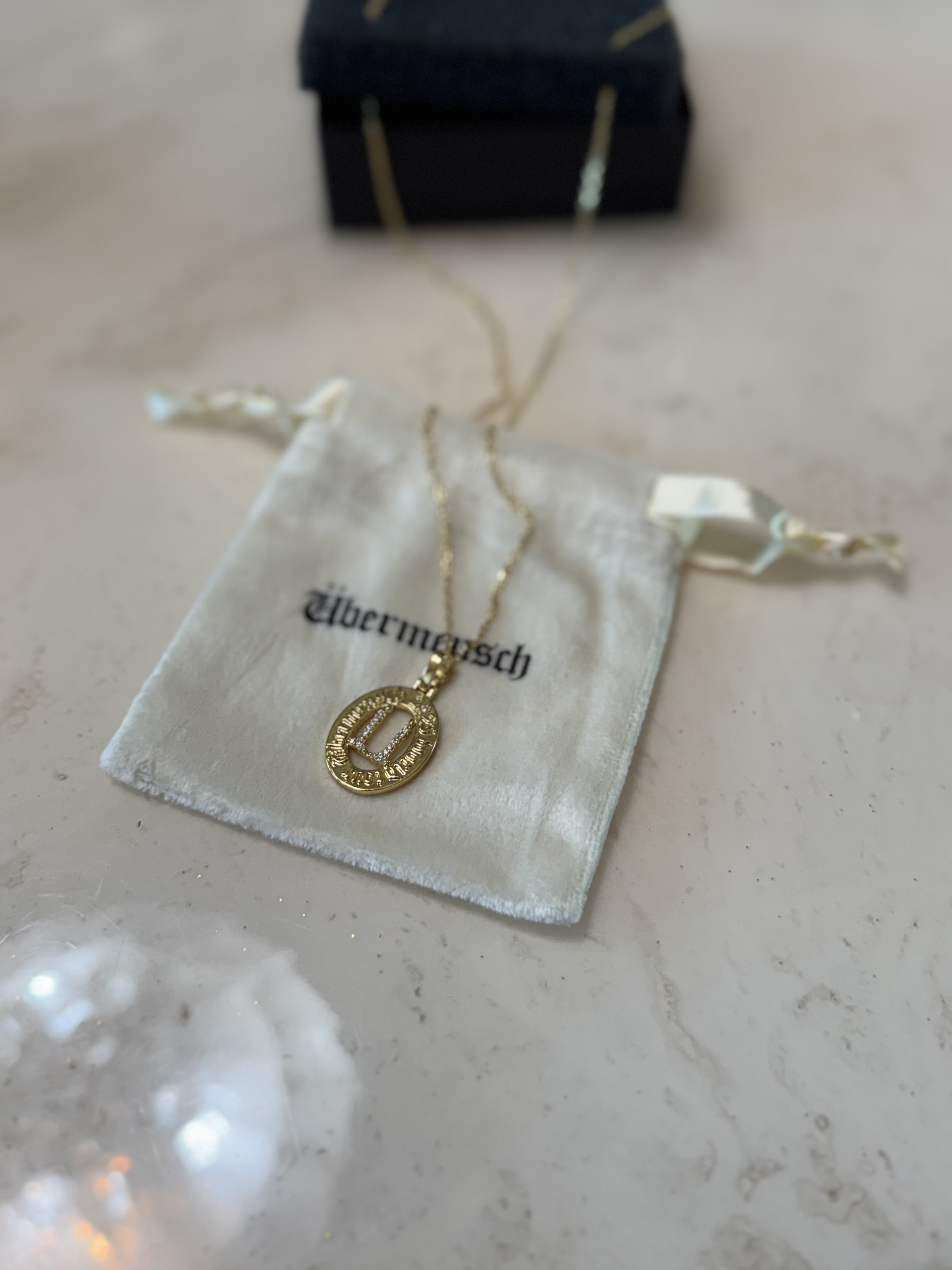 G-DRAGON Ubermensch Necklace Cubic Zirconia Ver Copper 착용 스타일 - 1