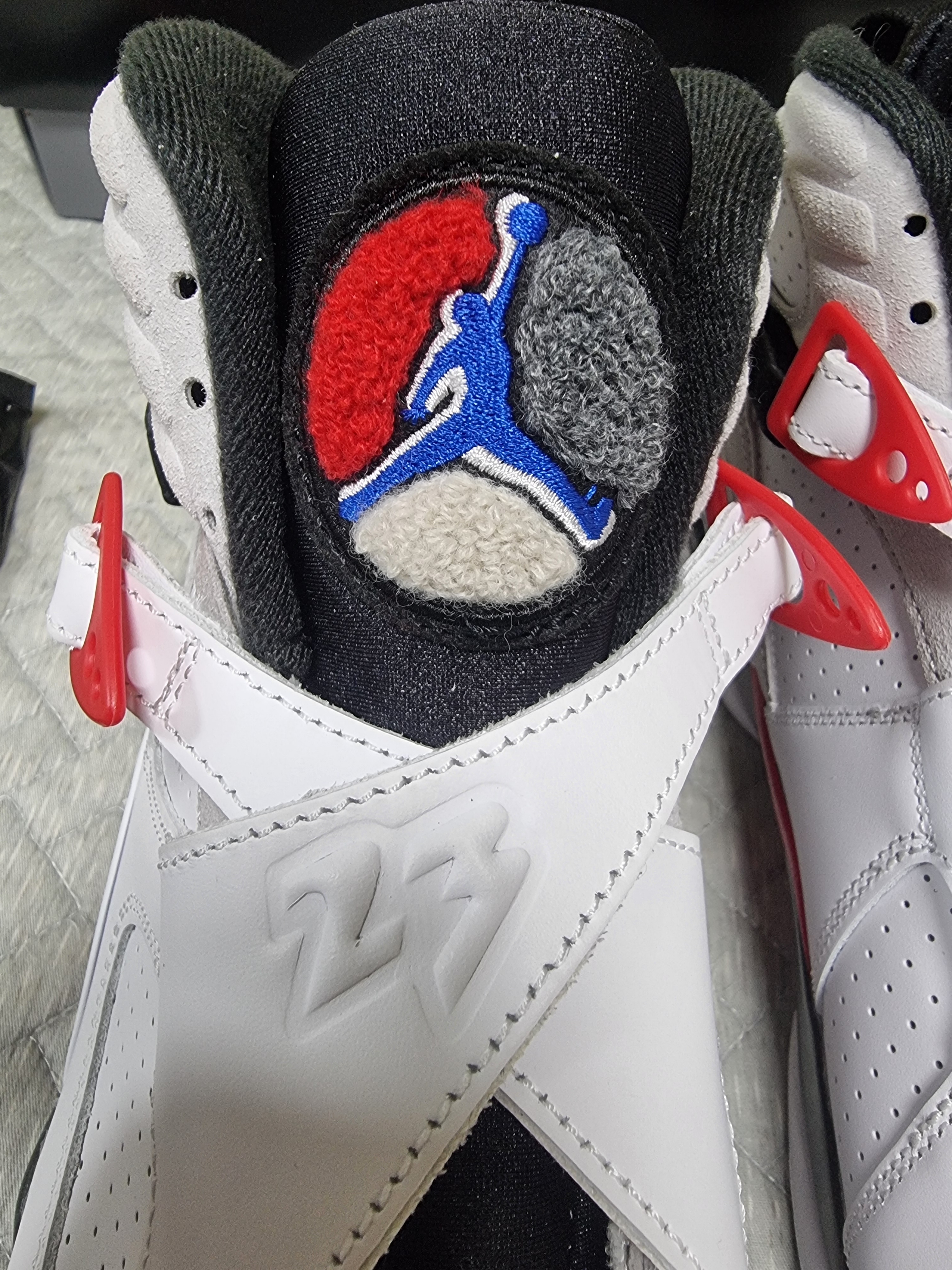 Jordan 8 Retro Bugs Bunny 2025 착용 스타일 - 8