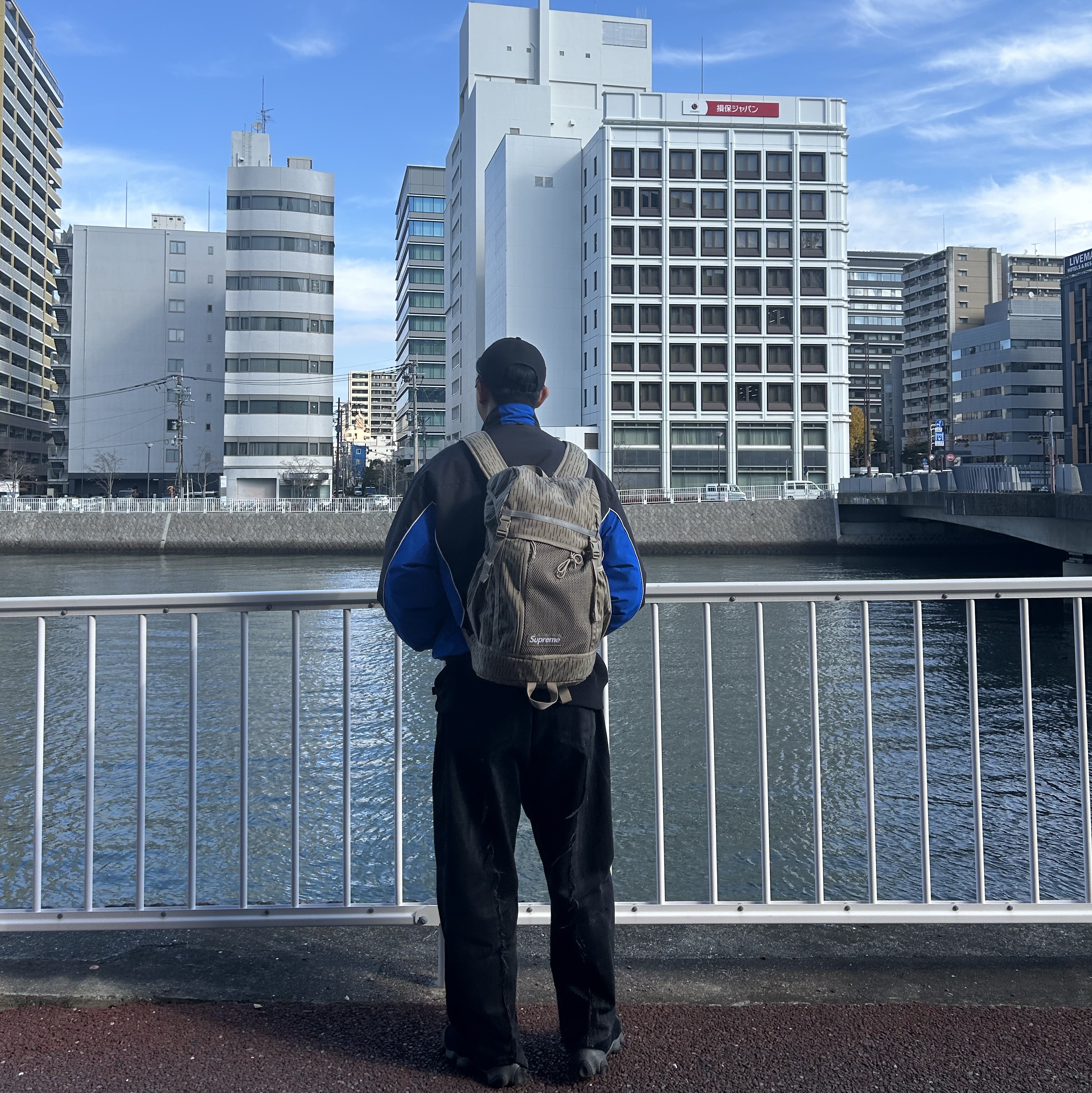 Oakley Factory Team x Brain Dead Suede Flesh Caviar Mesh Black, Supreme Backpack Tan Raindrop - 24FW 착용 스타일 - 3