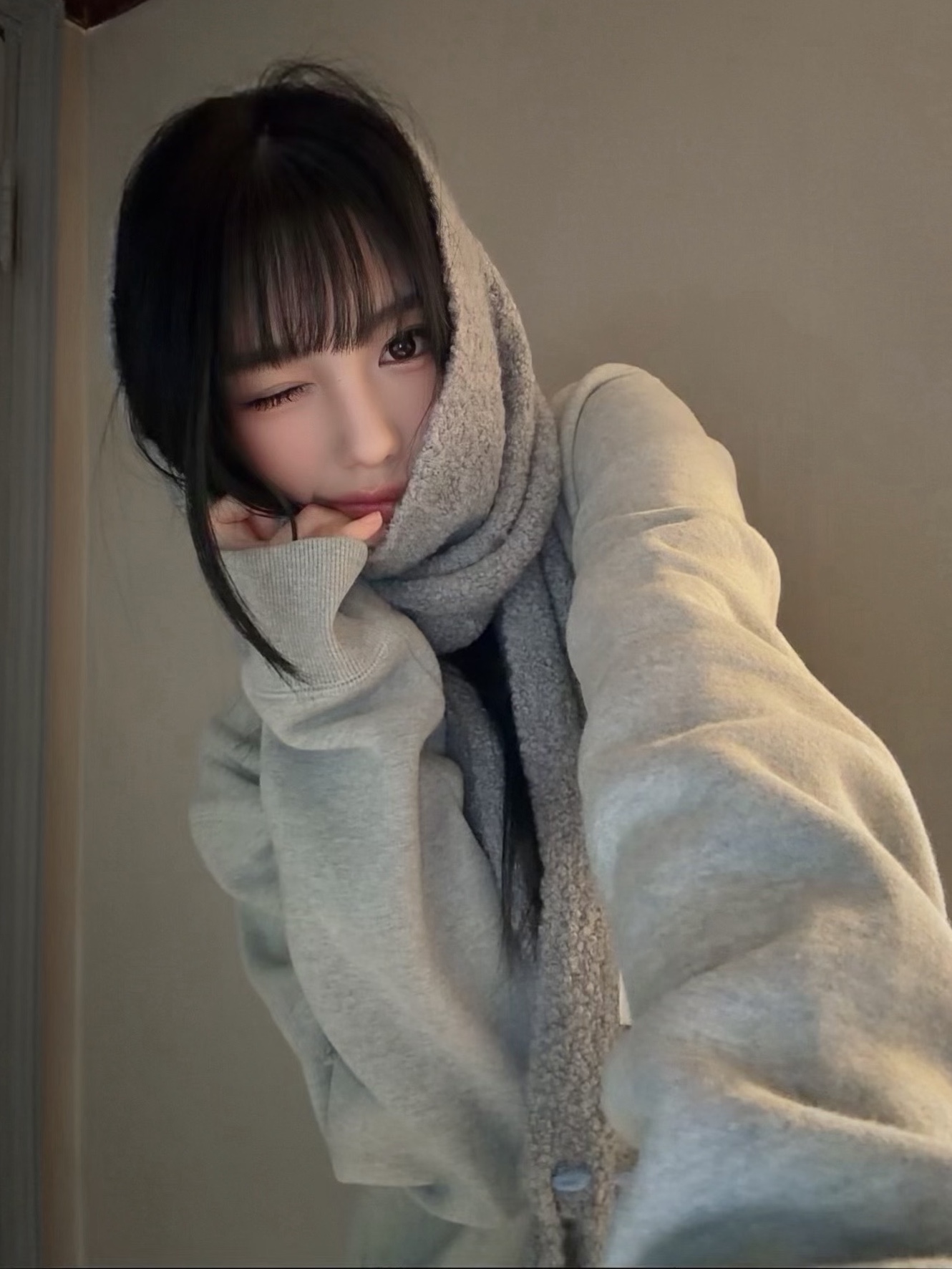 Carhartt WIP x IAB Studio Pocket Sweatshirt Grey Heather 착용 스타일 - 2
