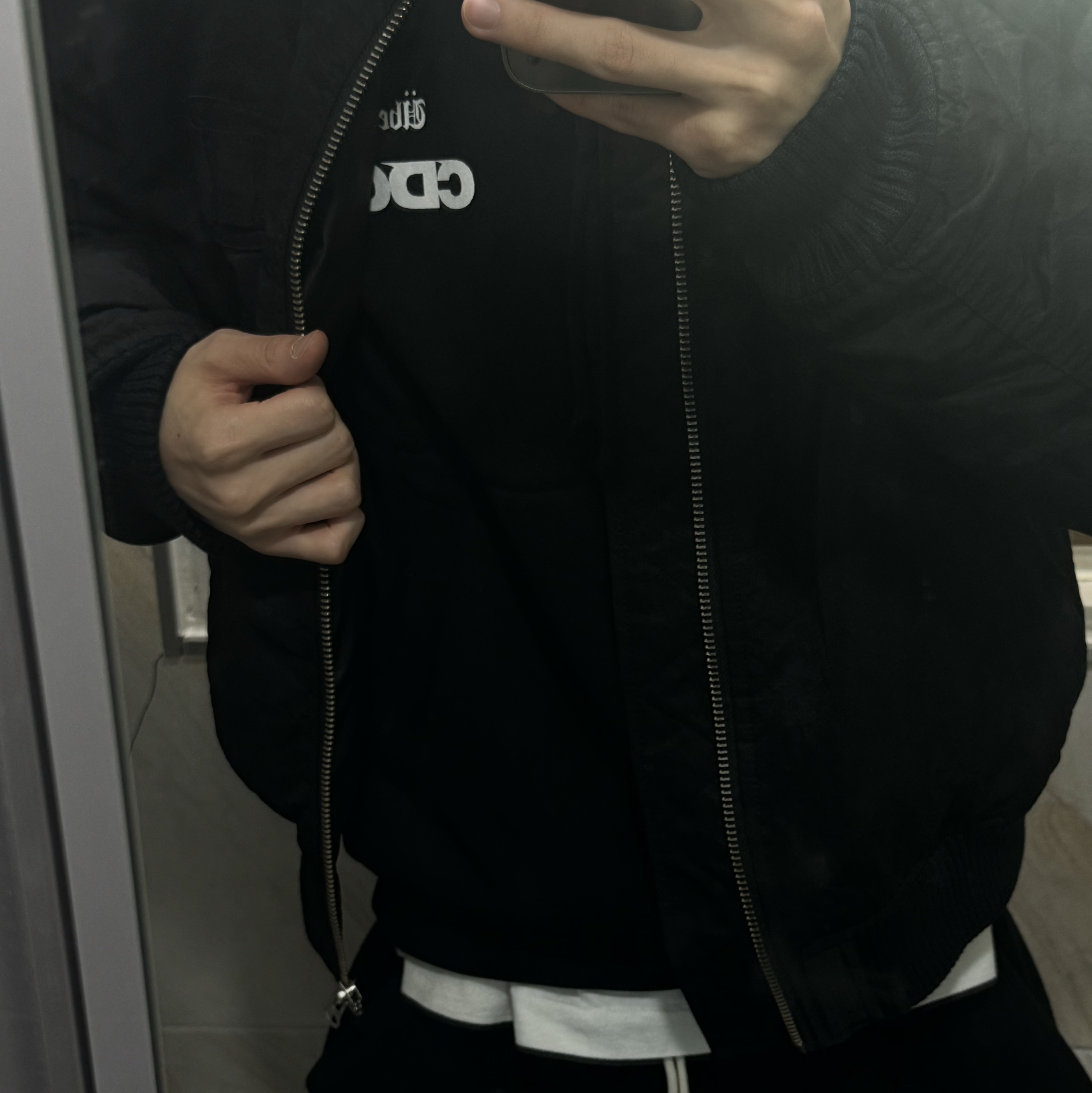 CDG x G-DRAGON Ubermensch CDGDC Classic Hooded Sweatshirt Black 착용 스타일