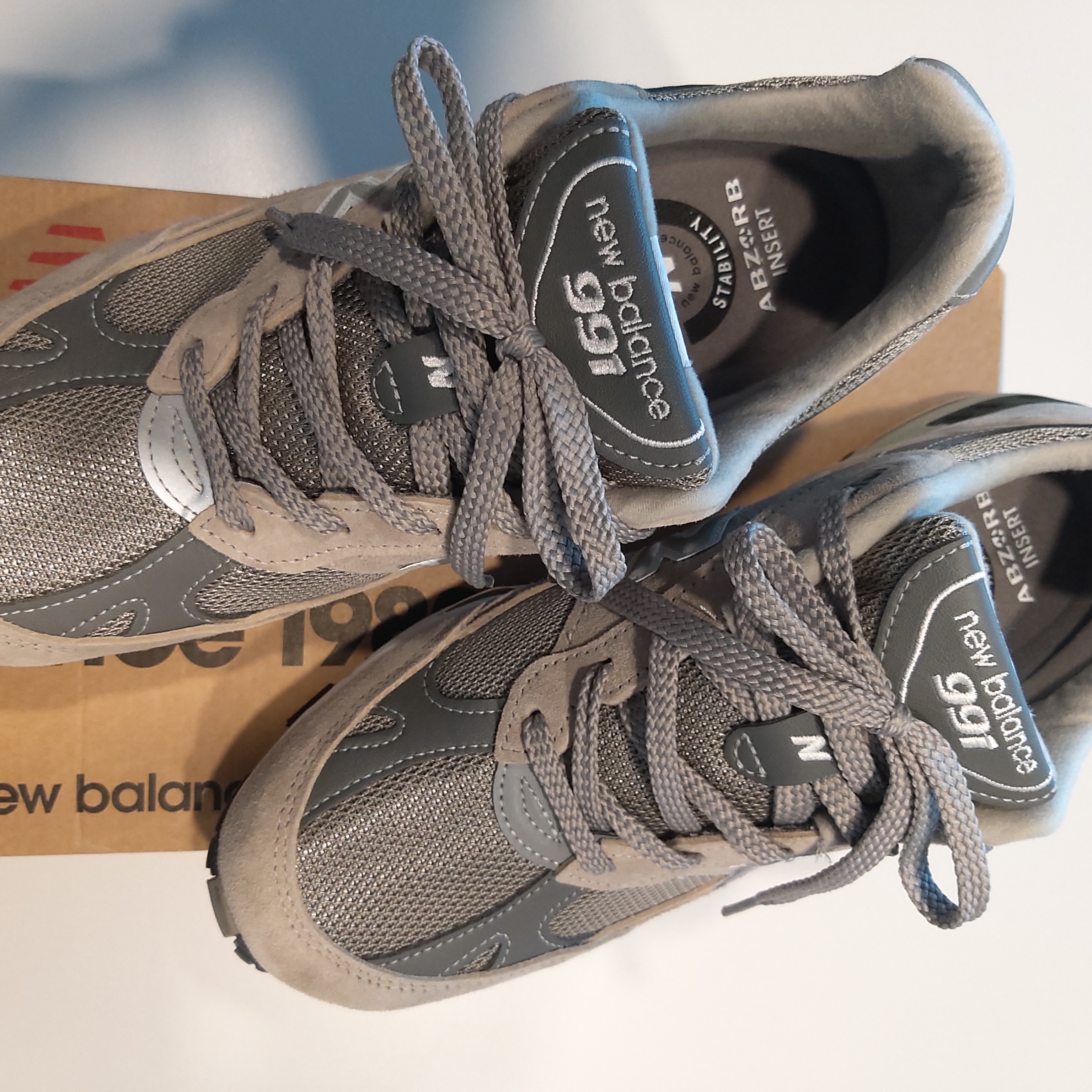 (W) New Balance 991 Made in UK Grey 착용 스타일 - 4