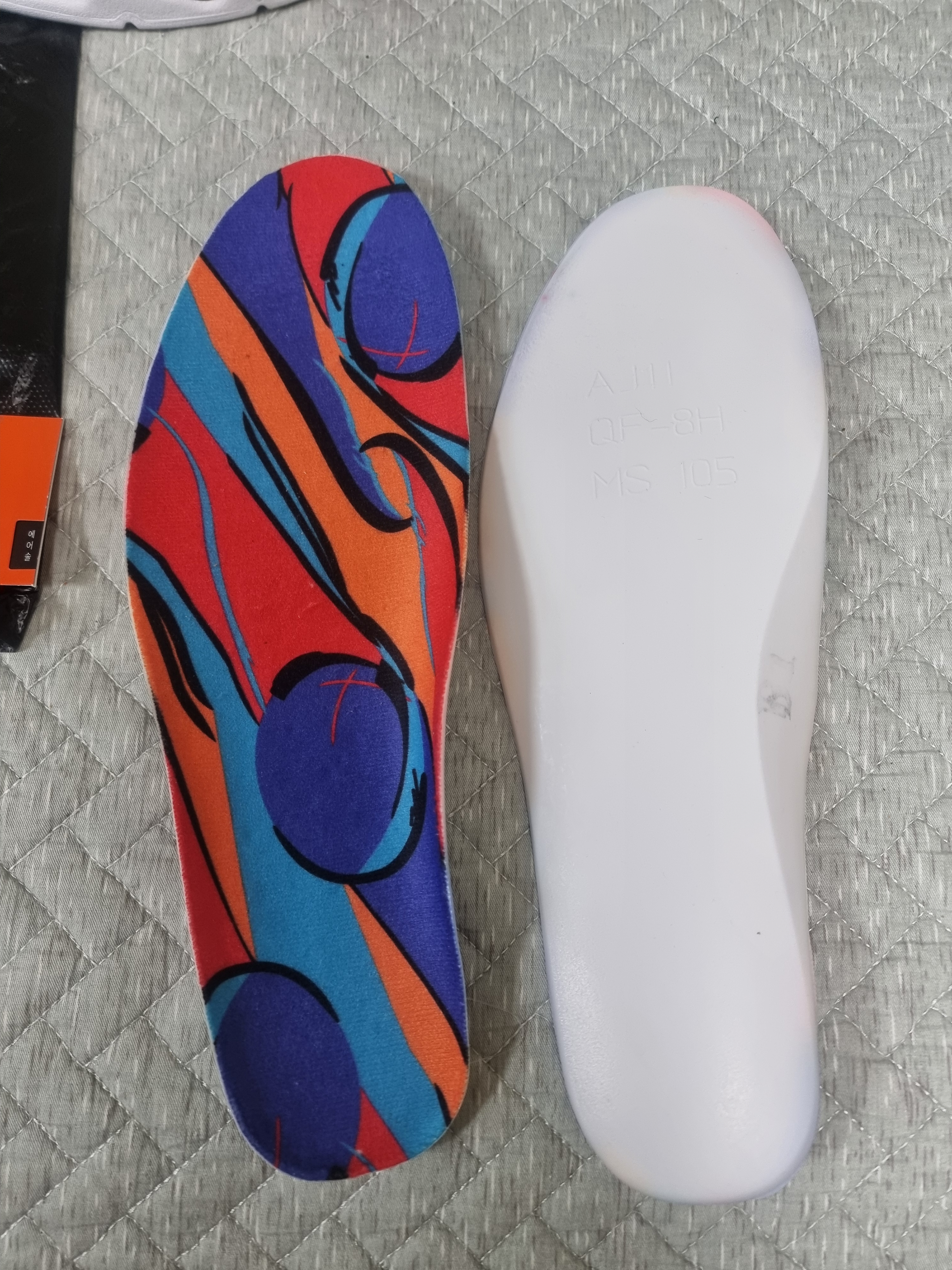 Jordan 8 Retro Bugs Bunny 2025 착용 스타일 - 3