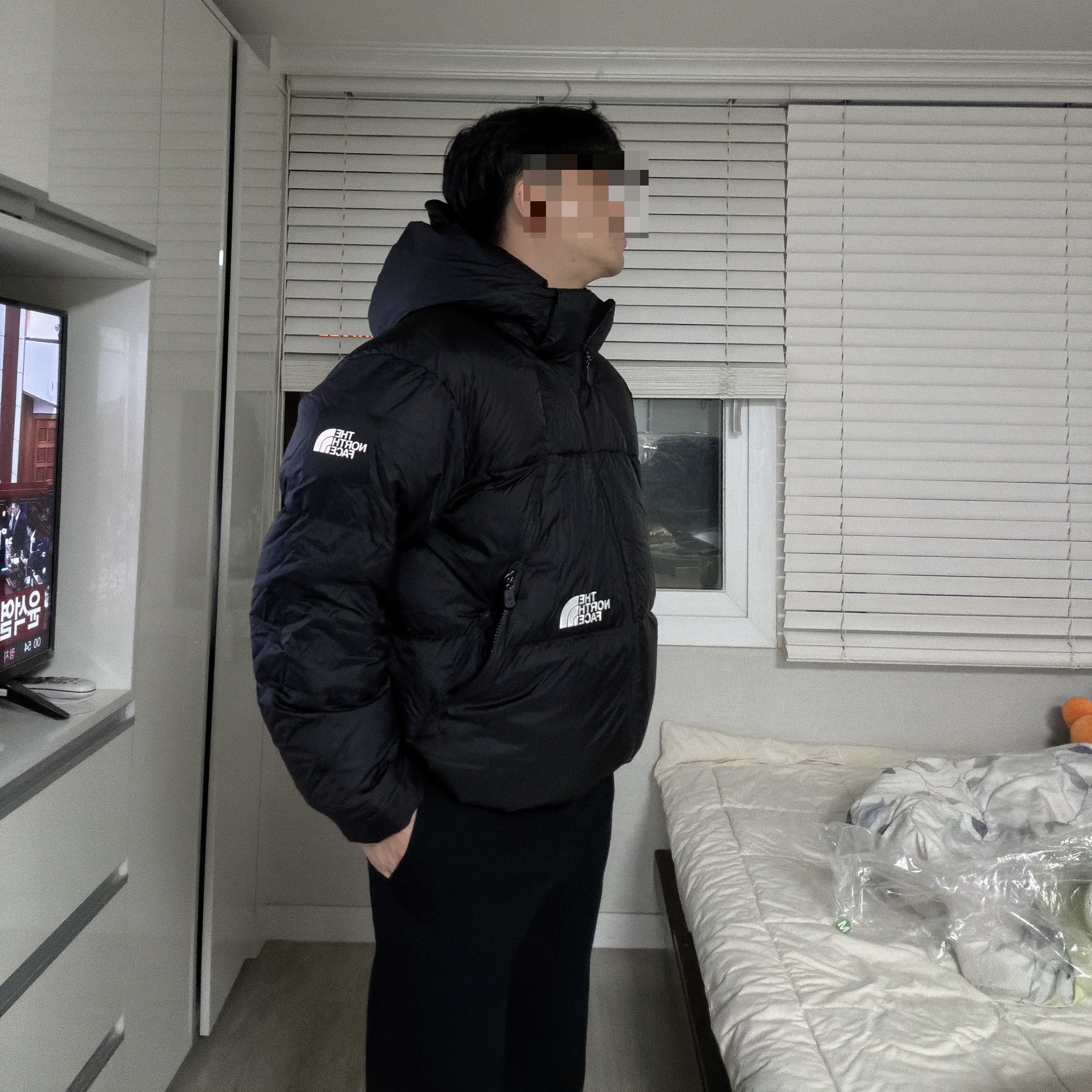 Nike ACG Therma-Fit ADV Lunar Lake Loose Hooded Jacket Black Summit White - Asia, The North Face White Label Project Down Jacket RDS Black - 25FW 착용 스타일 - 2
