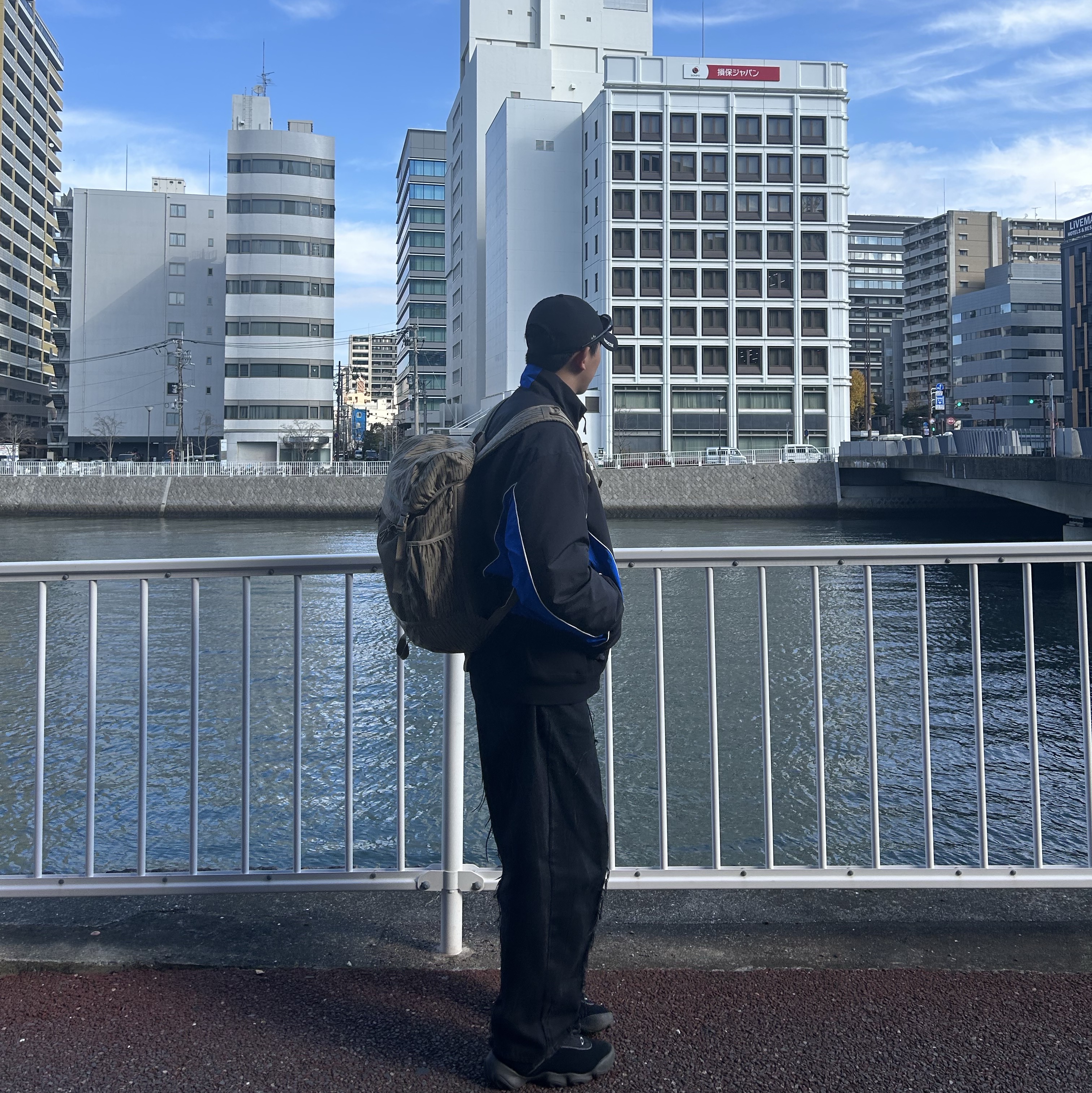 Oakley Factory Team x Brain Dead Suede Flesh Caviar Mesh Black, Supreme Backpack Tan Raindrop - 24FW 착용 스타일 - 2