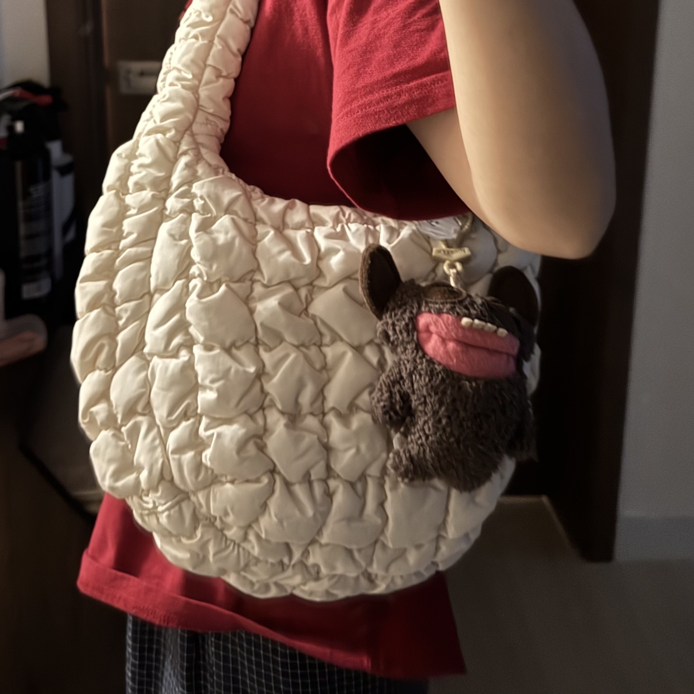 COS Quilted Mini Bag Cream 착용 스타일