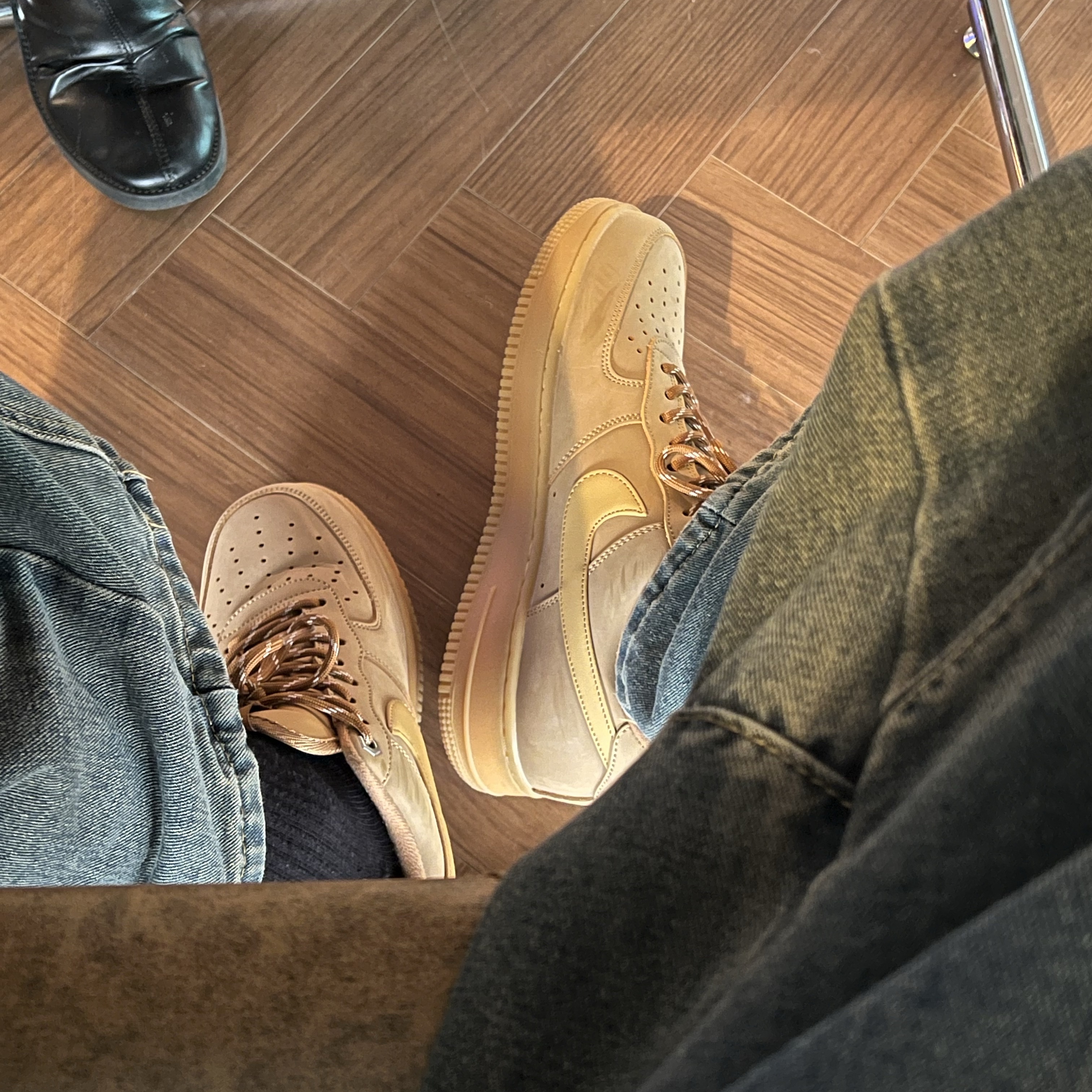Nike Air Force 1 '07 WB Flax 착용 스타일