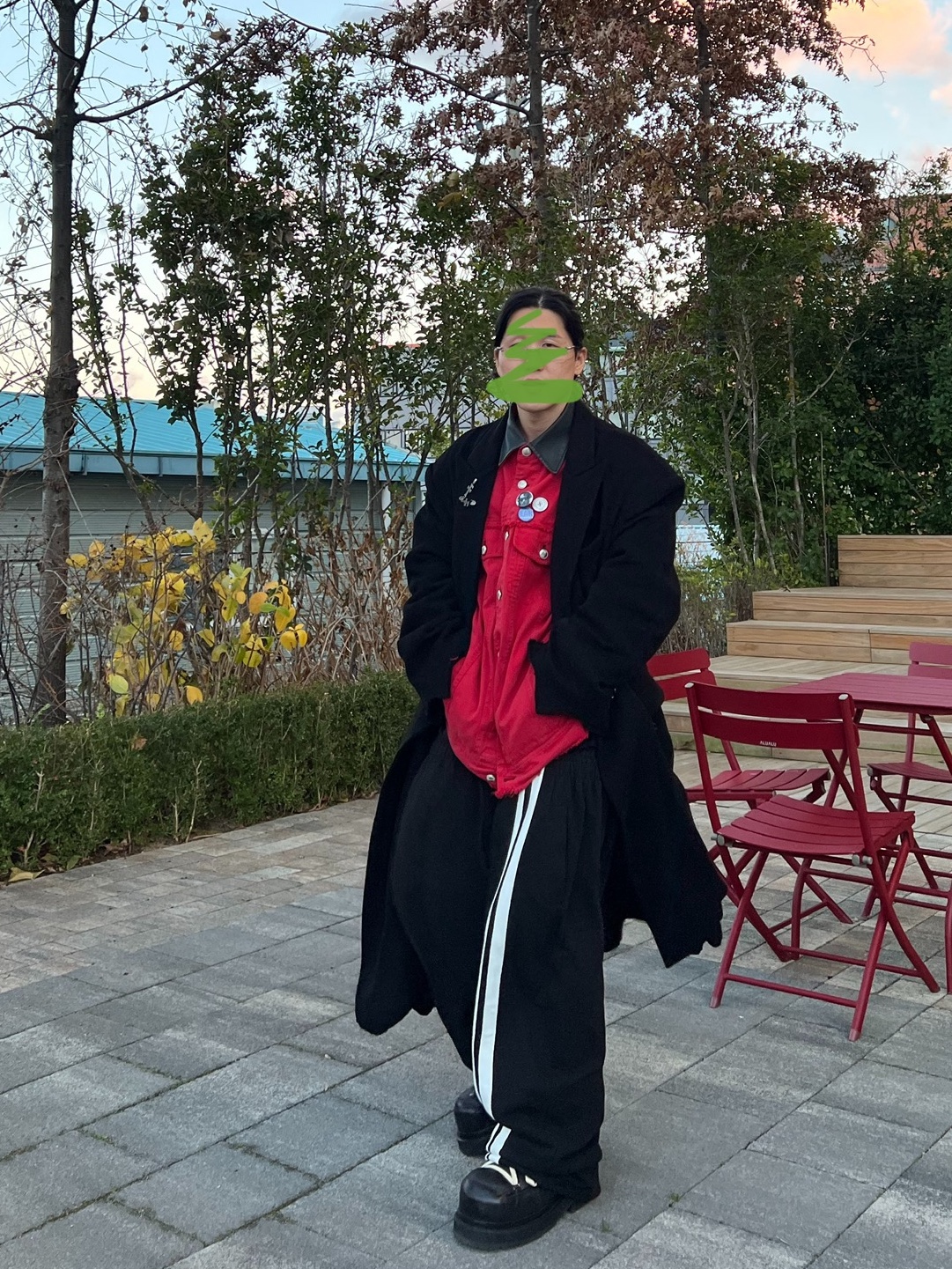 Farfromwhat Far Pin Button & Safety Pin, ROARINGRAD Double Waist Sweat Pants Black 착용 스타일 - 6