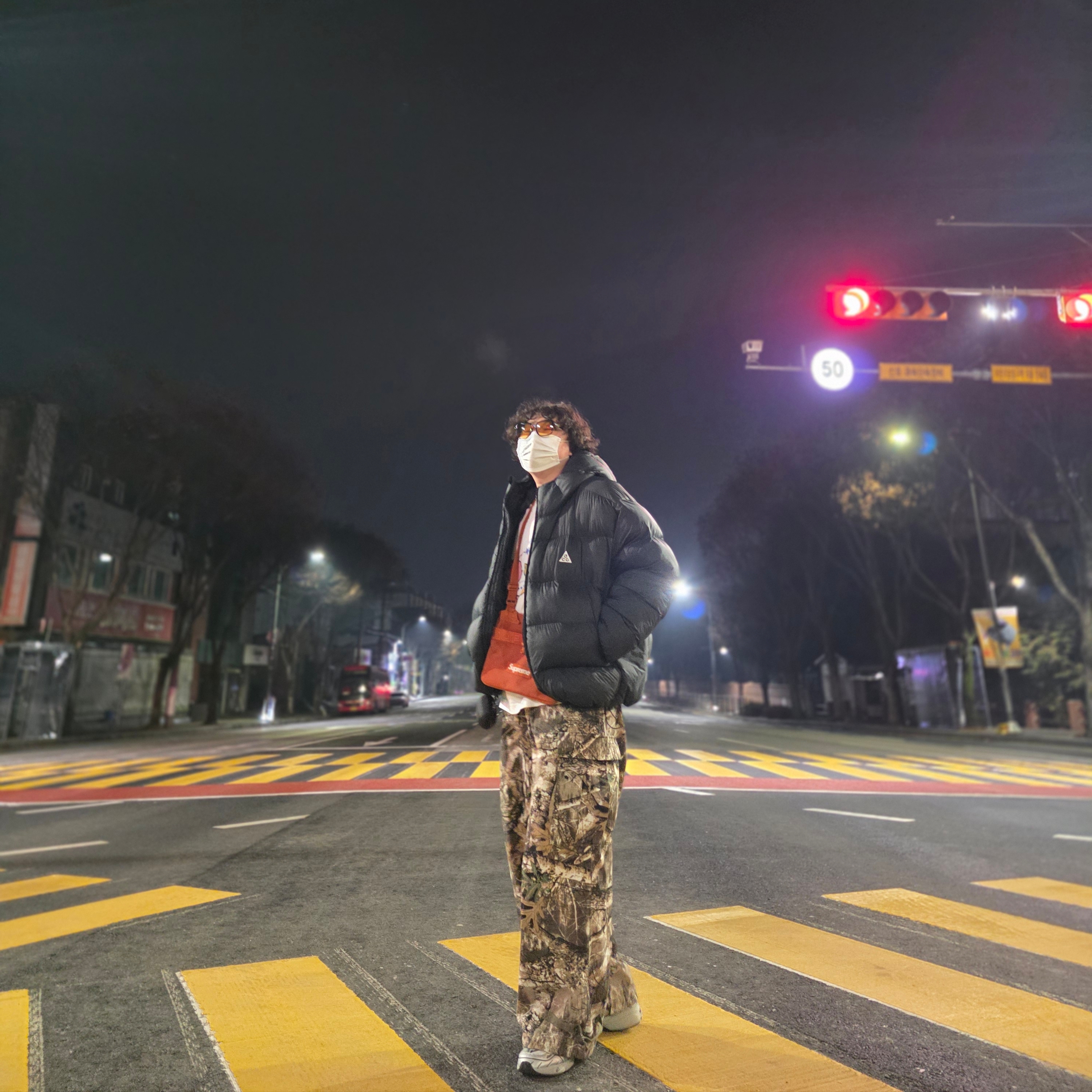 Nike ACG Therma-Fit ADV Lunar Lake Loose Hooded Jacket Black Summit White - Asia, Supreme Side Bag Orange - 21FW 착용 스타일 - 3