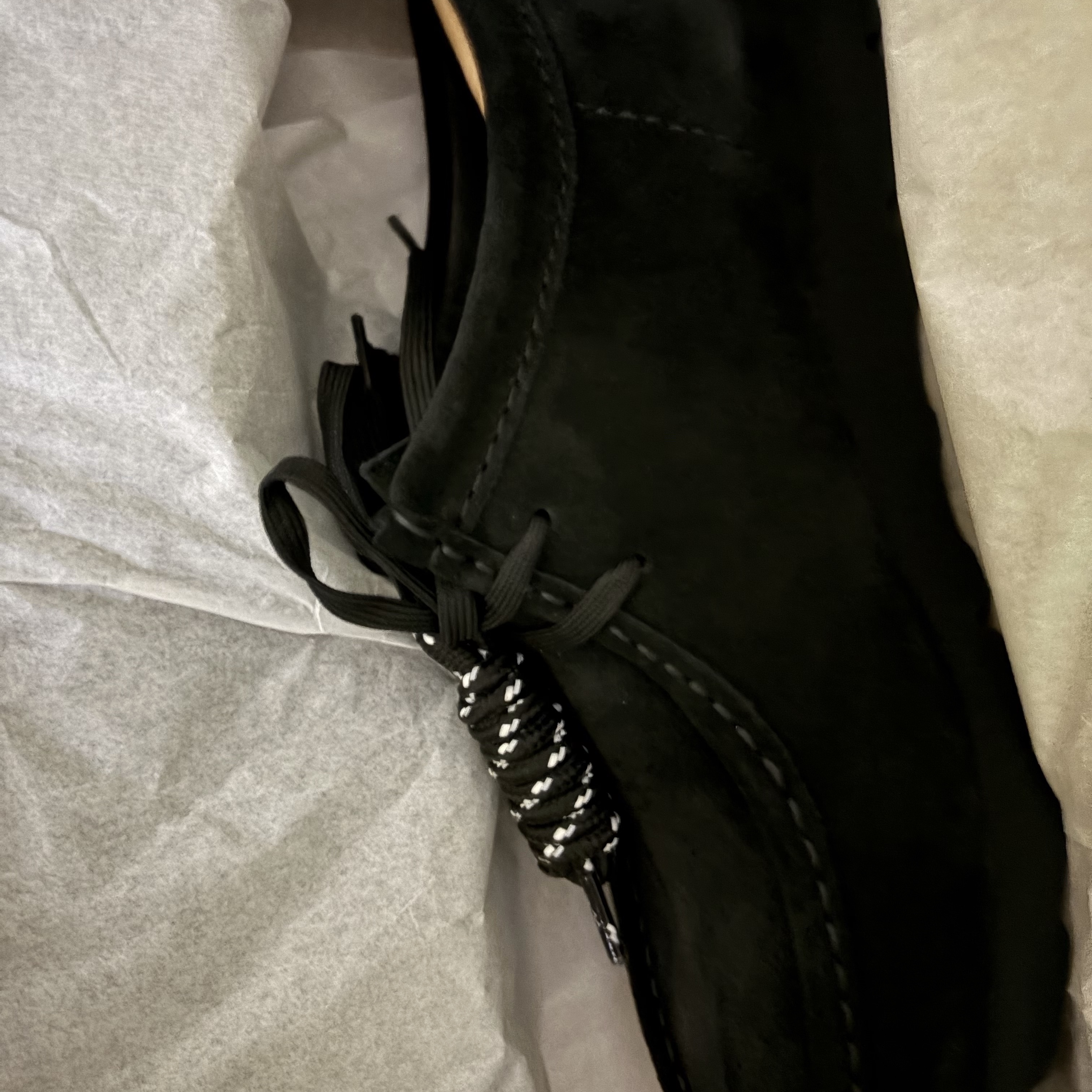 Clarks Wallabee Gtx Suede Black 착용 스타일