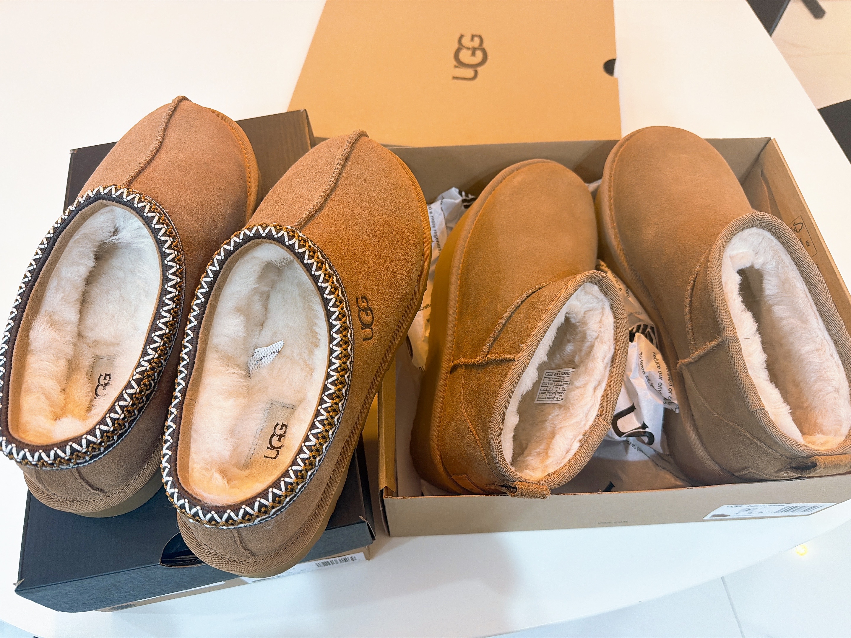 (W) UGG Classic Mini Platform Boots Chestnut, UGG Tasman Slipper Chestnut 착용 스타일 - 2