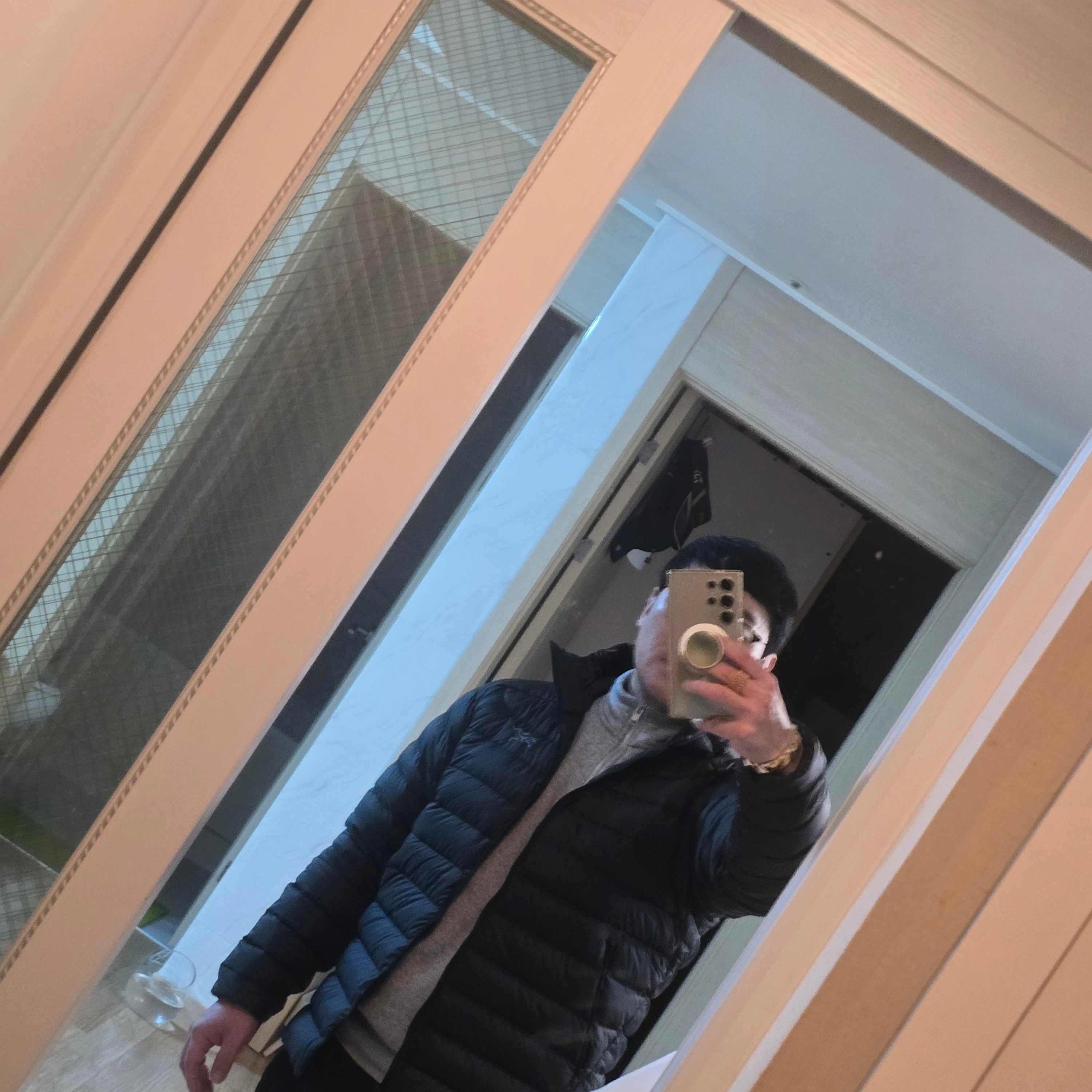Arc'teryx Cerium Hoody Black 착용 스타일 - 3