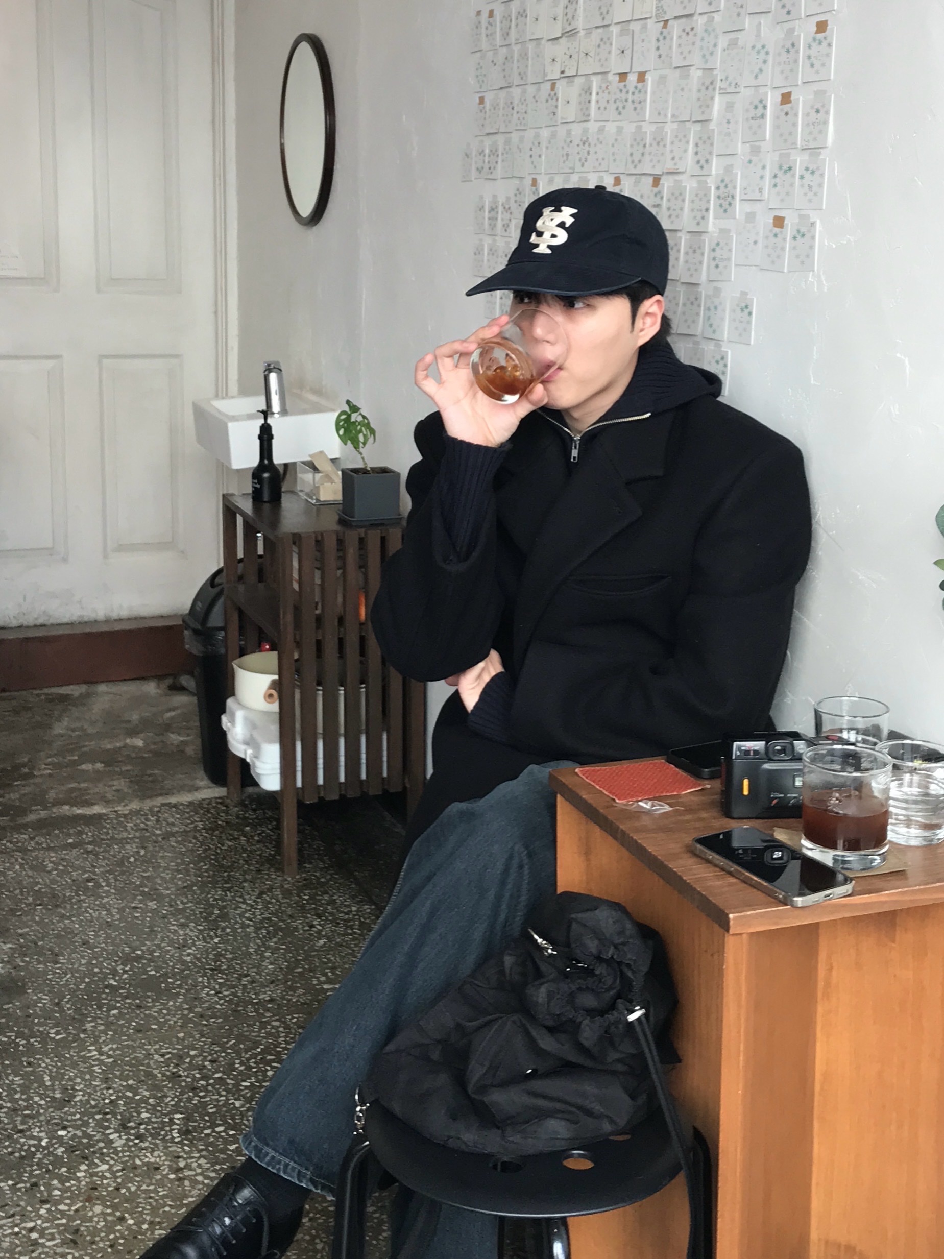 Sunday Ceremony Sy Logo 5 Panel Cotton Cap - Navy 착용 스타일 - 1