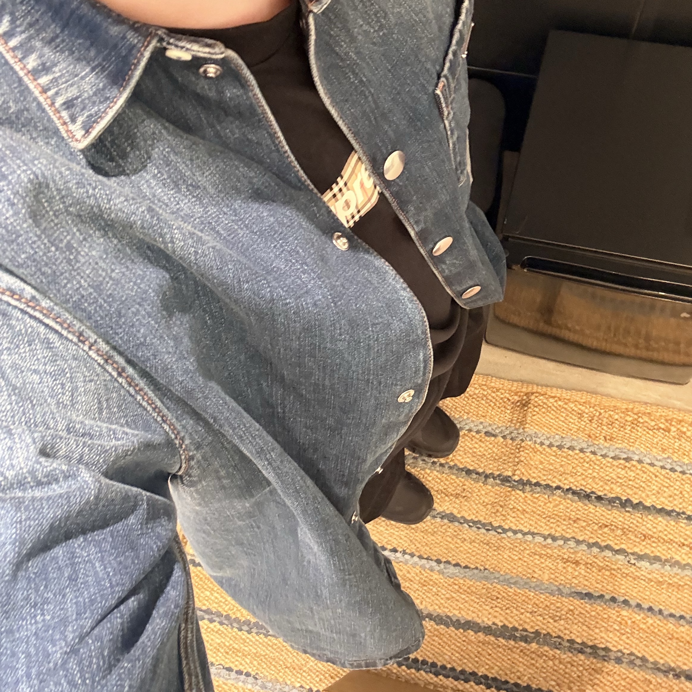Prada Denim Shirt Navy, Supreme x Burberry Box Logo T-Shirt Black - 22SS 착용 스타일