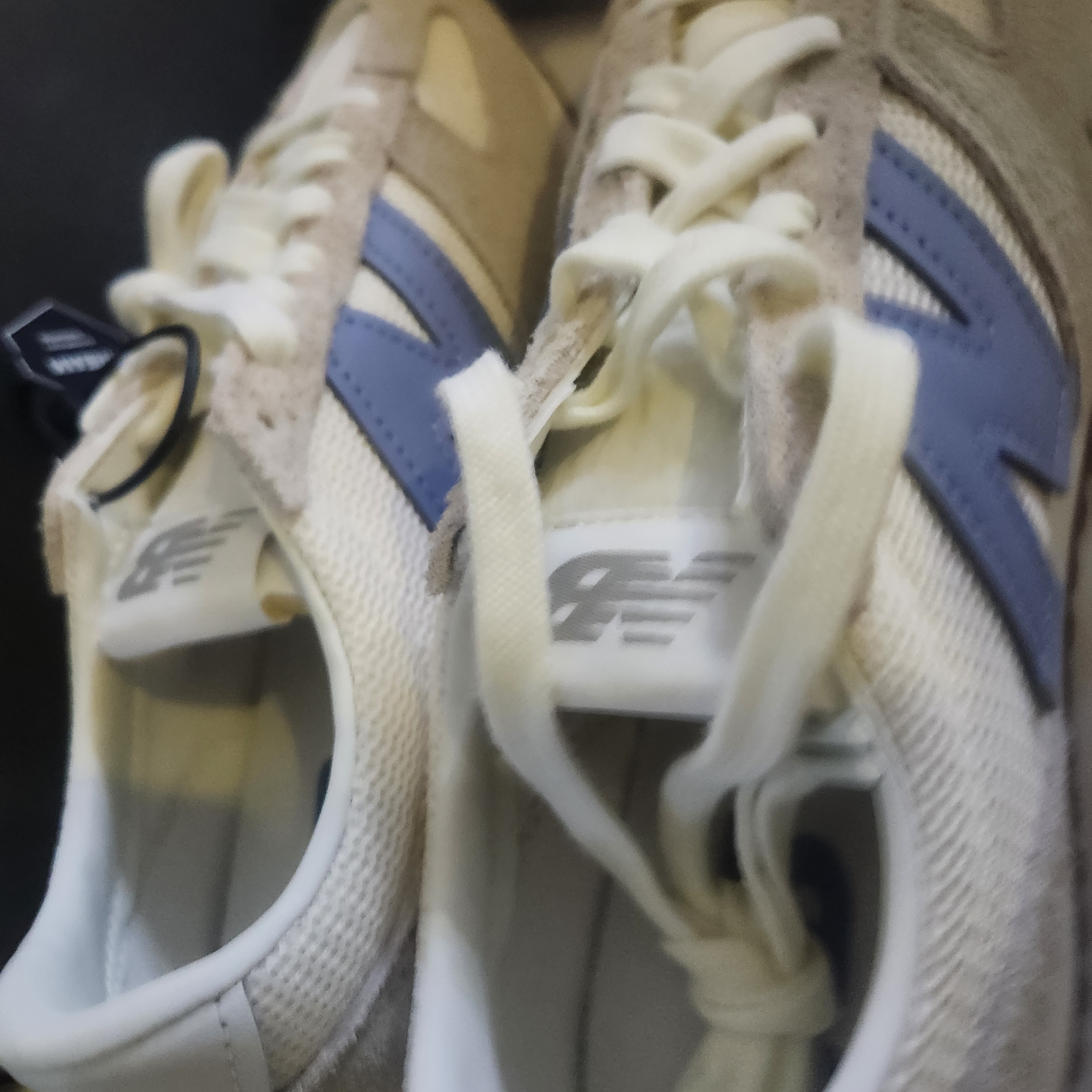 New Balance 471 Timberwolf Angora 착용 스타일